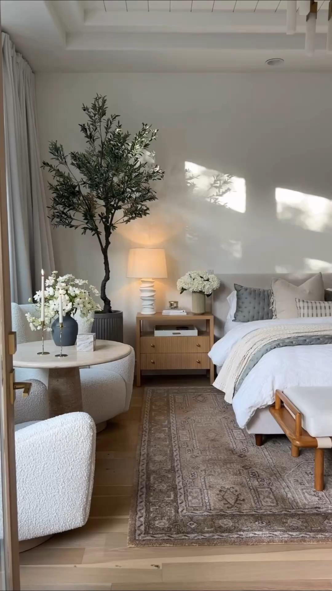 Neutral bedroom

#LTKHome #LTKdayinmylife #LTKmomlife