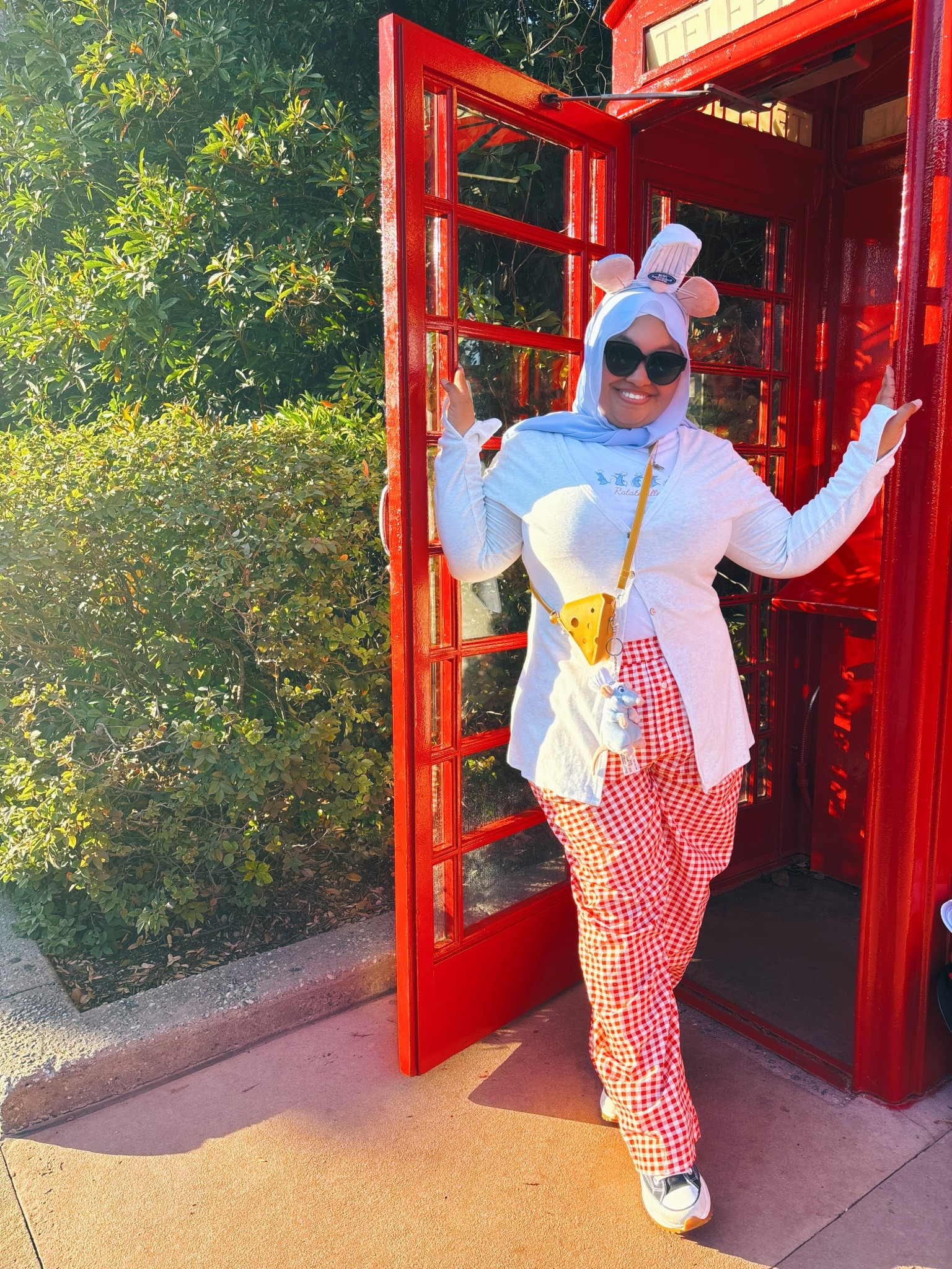 📞 Ring ring…
Sorry, I missed your call 🤭 I was too busy living my best life at Disney. ✨☎️🌐

#epcot #waltdisneyworld #disneystyle #disneyfashion #hijabifashion