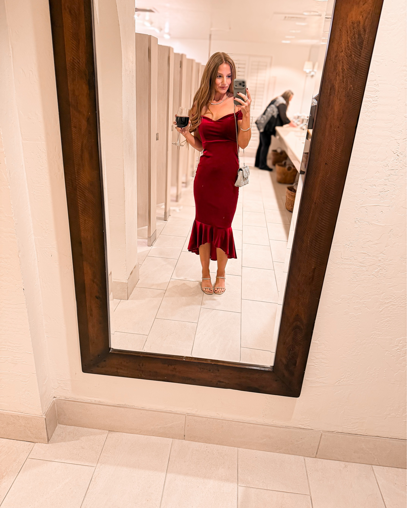 This velvet cocktail dress….the most compliments I have ever received in one evening! It truly is stunning. TTS. Wearing an XS. Everything linked below 👇 

#LTKHoliday #LTKootd #LTKSeasonal