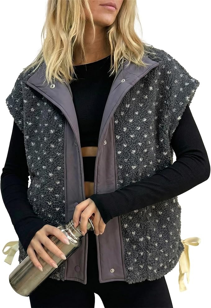 Slouchy Sherpa Vest for Women Mock Neck Cap Sleeve Polka Dot Fuzzy Fleece Vests Loose Button Down... | Amazon (US)