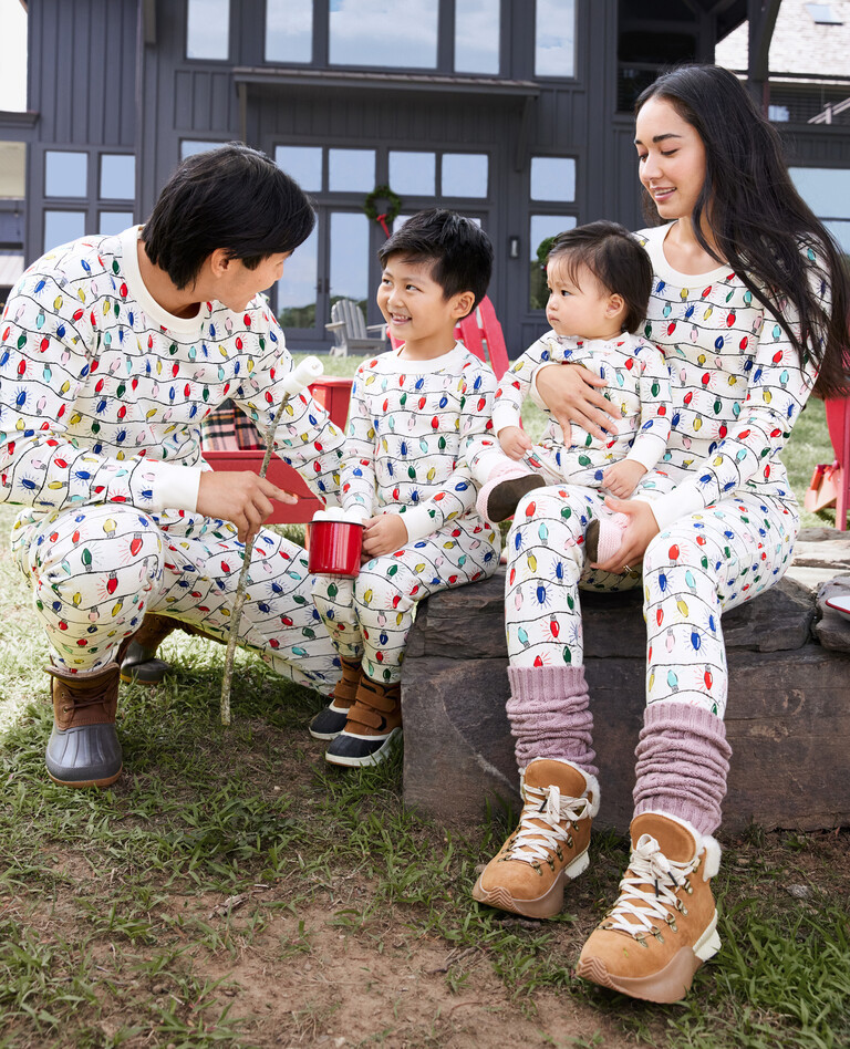 Bright Bulbs Matching Family Pajamas​ | Hanna Andersson
