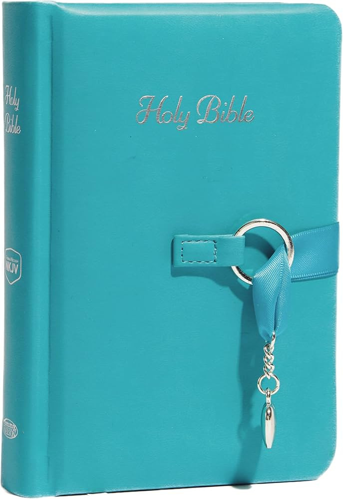NKJV, Simply Charming Bible, Hardcover, Blue: Charm Bible Blue Edition | Amazon (US)