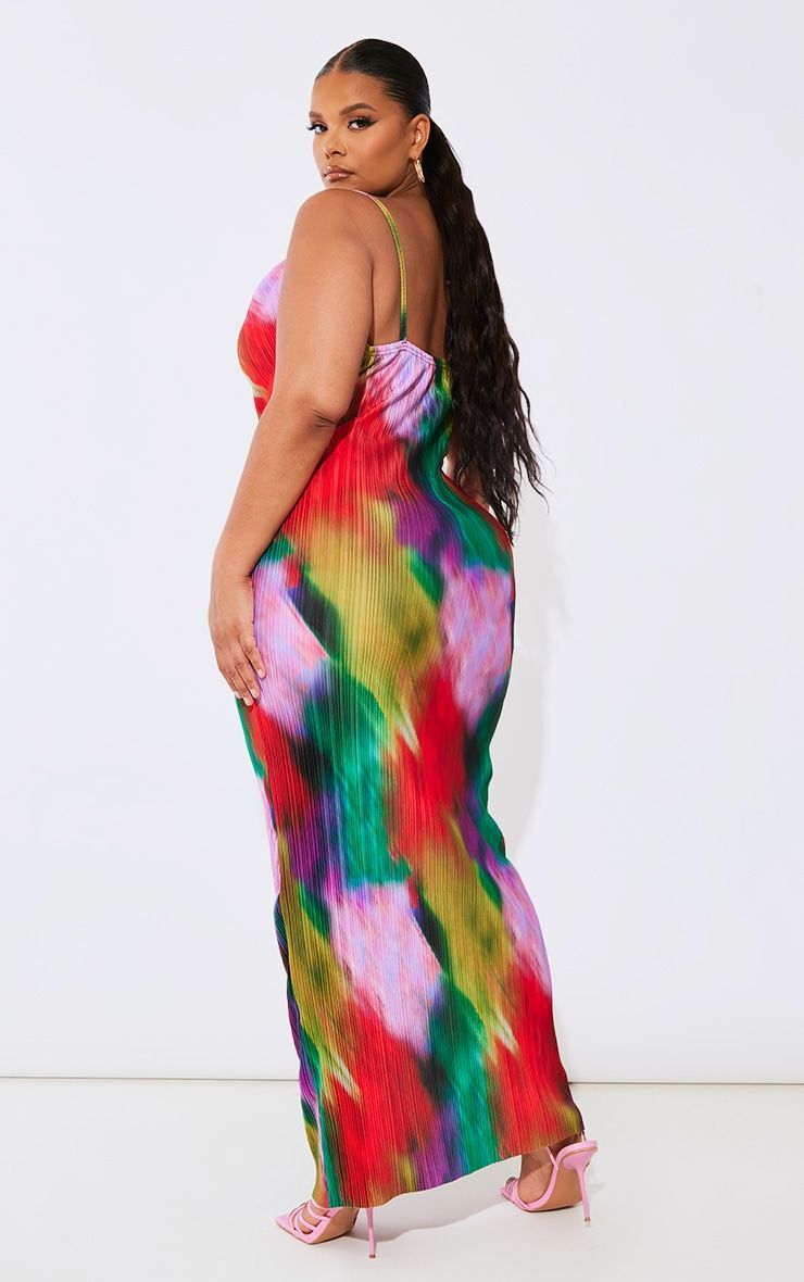 Plus Multi Printed Plisse Cowl Neck Maxi Dress | PrettyLittleThing IE
