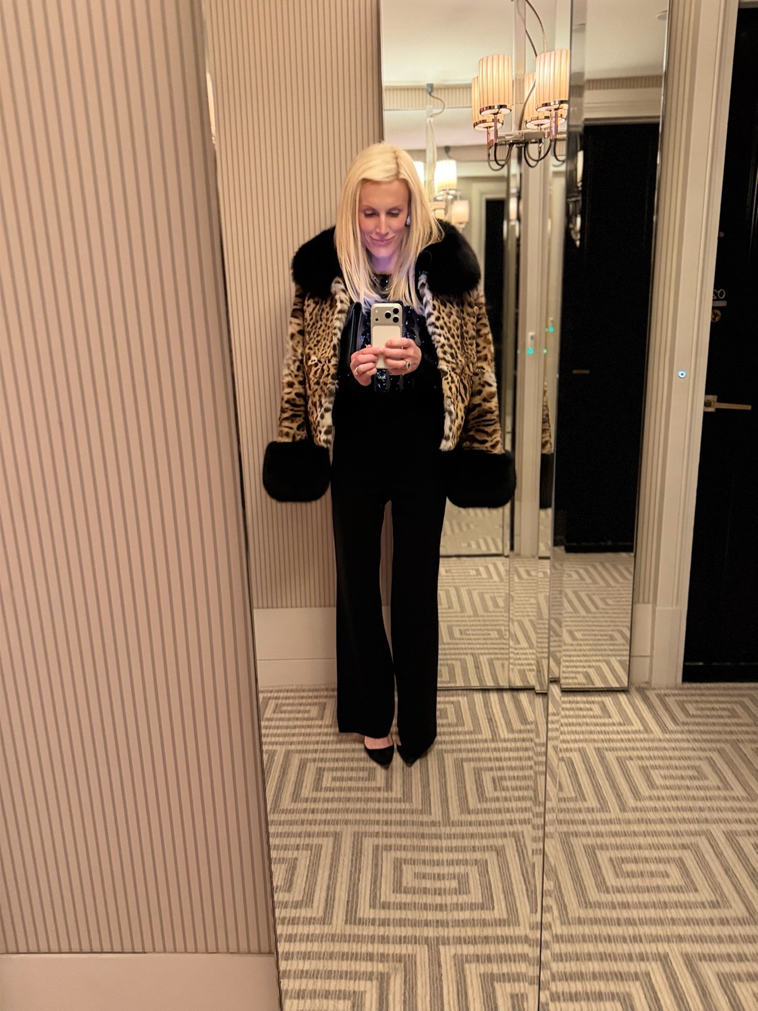 OOTN. My leopard print coat is vintage! 🐆