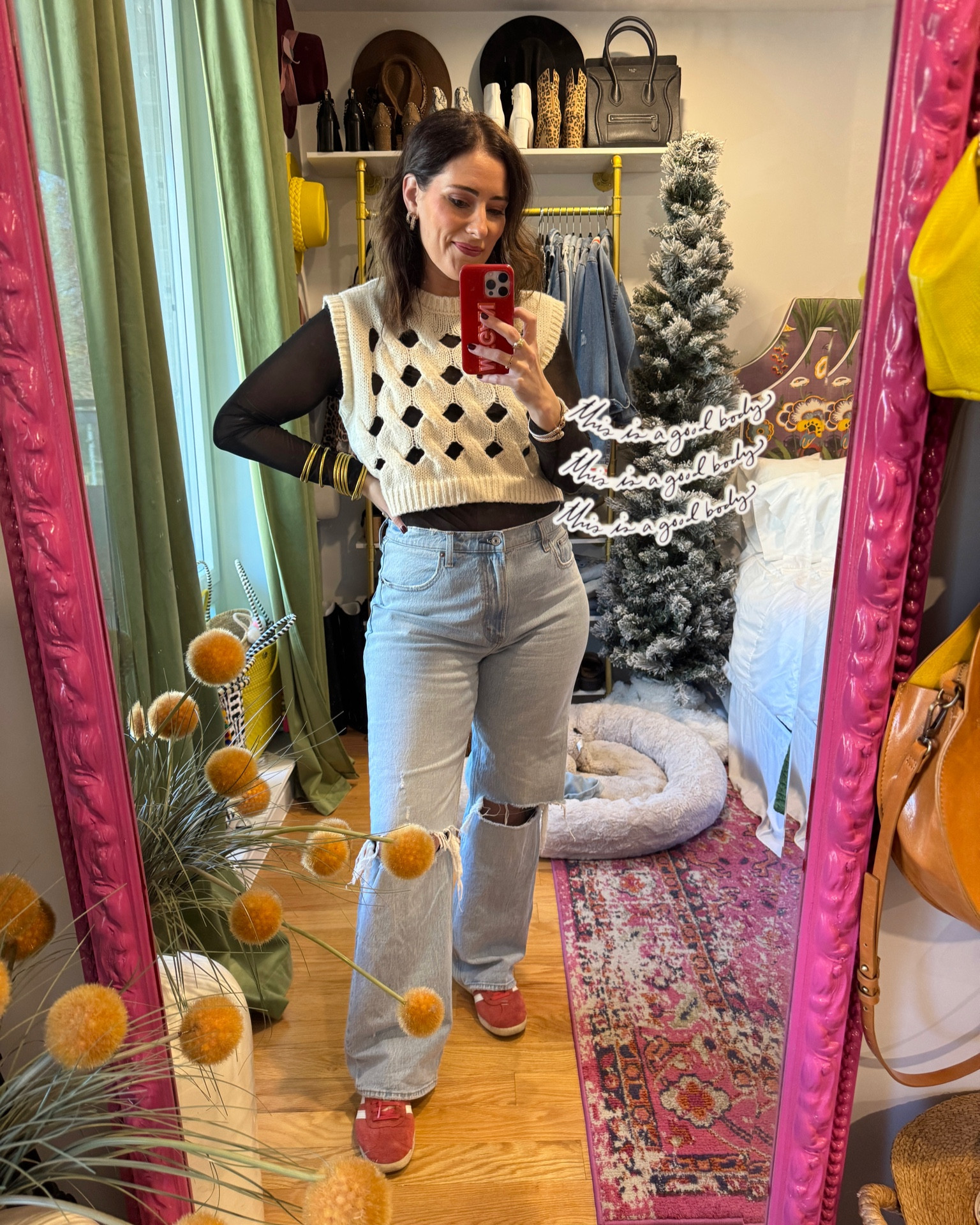 sweater vest szn ✨

#sweatervestszn #sweatervest #fallfashion #abercrombiejeans #widelegjeans 