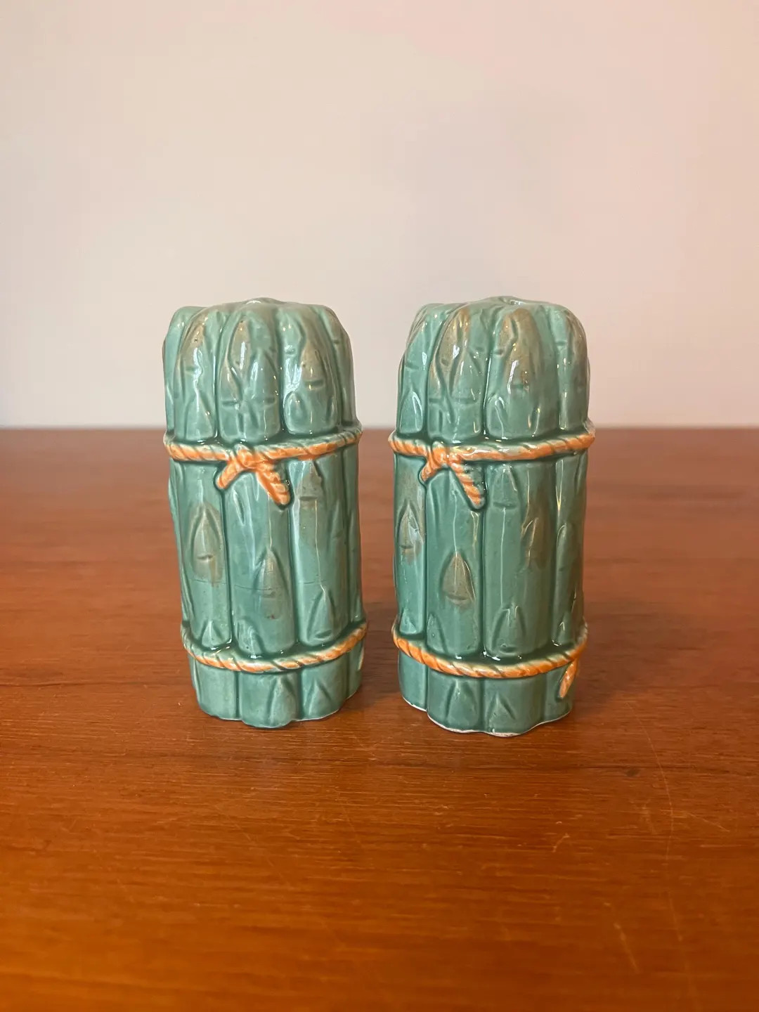 Asparagus Salt & Pepper Shakers - Ceramic - Genin Trudeau - Boho Table Decor - 1980s Kitchen | Etsy (Global)