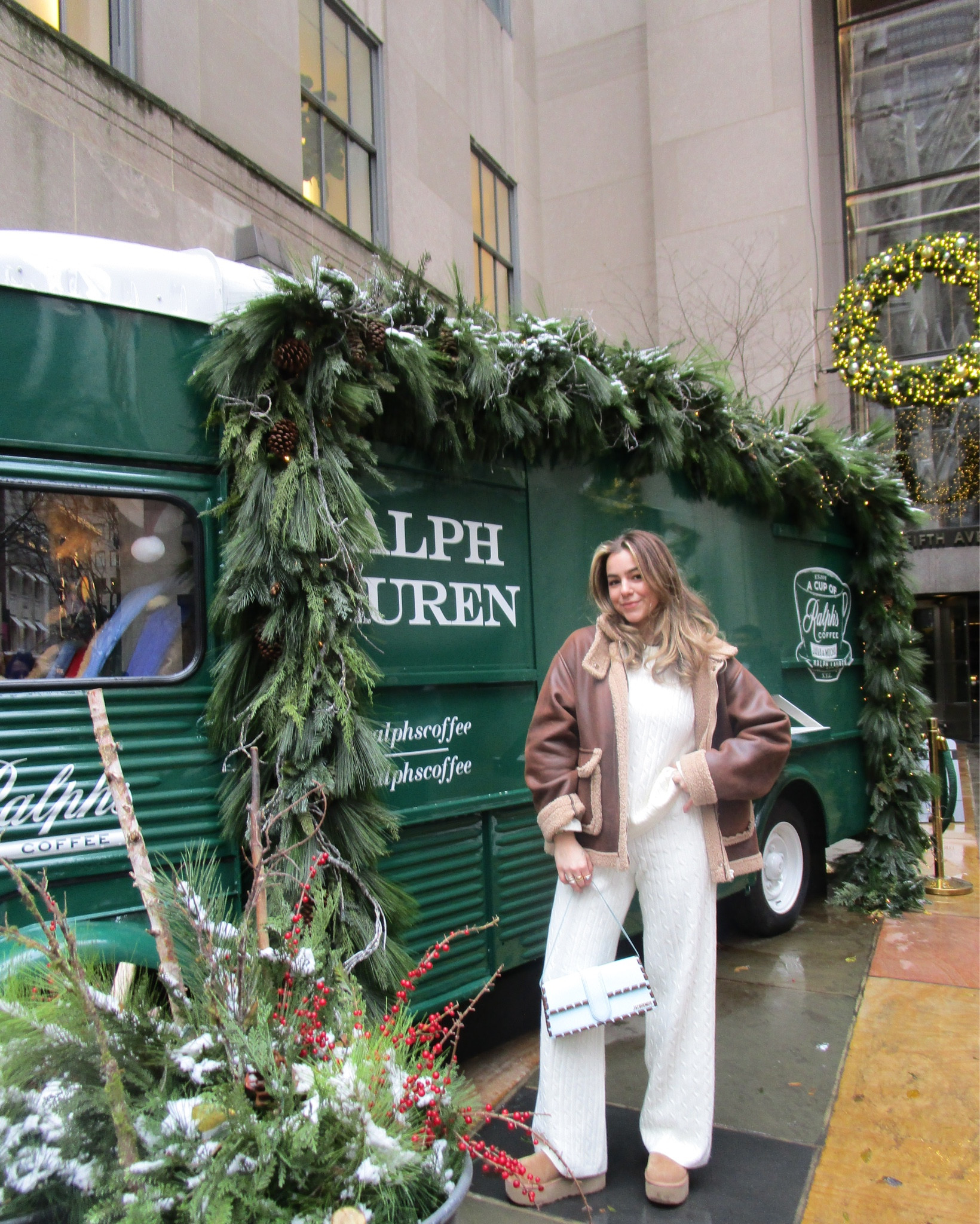 Soft cable knit sweater set


#LTKGiftGuide #LTKSeasonal