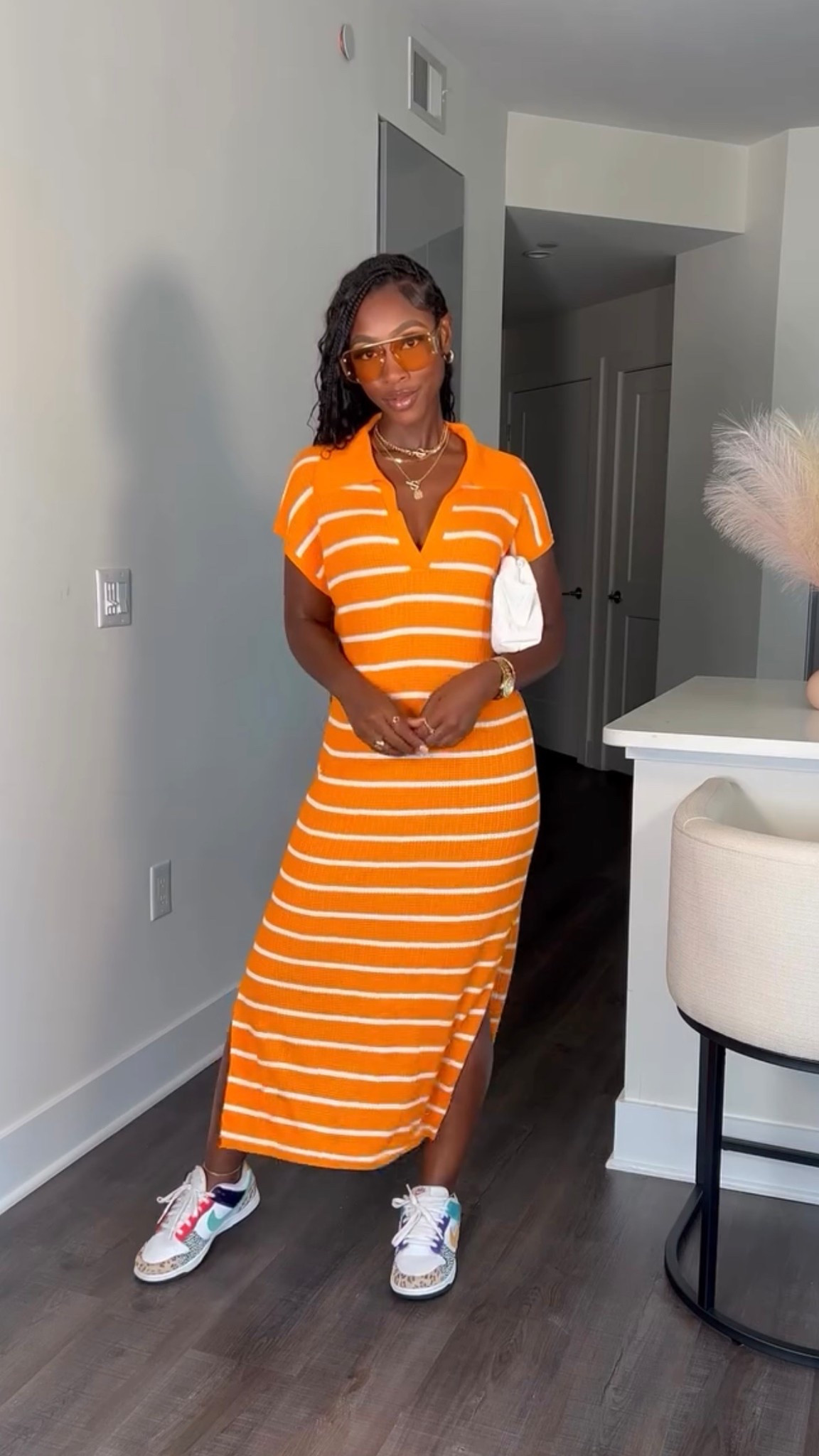Popping out in Orange 🍊 this dress is so comfortable I got more than one color 😍