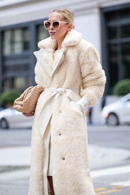 Karen Millen teddy coat

Use code VERONICA20

#LTKsalealert #LTKstyletip #LTKHoliday