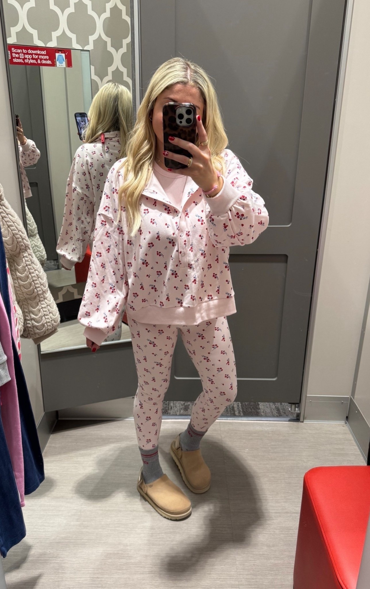 Matching set 30% off 
Med sweater 
Smal leggings 
Ugg clogs tts
Target active wear on sale  

#LTKFindsUnder100 #LTKootd #LTKFindsUnder50