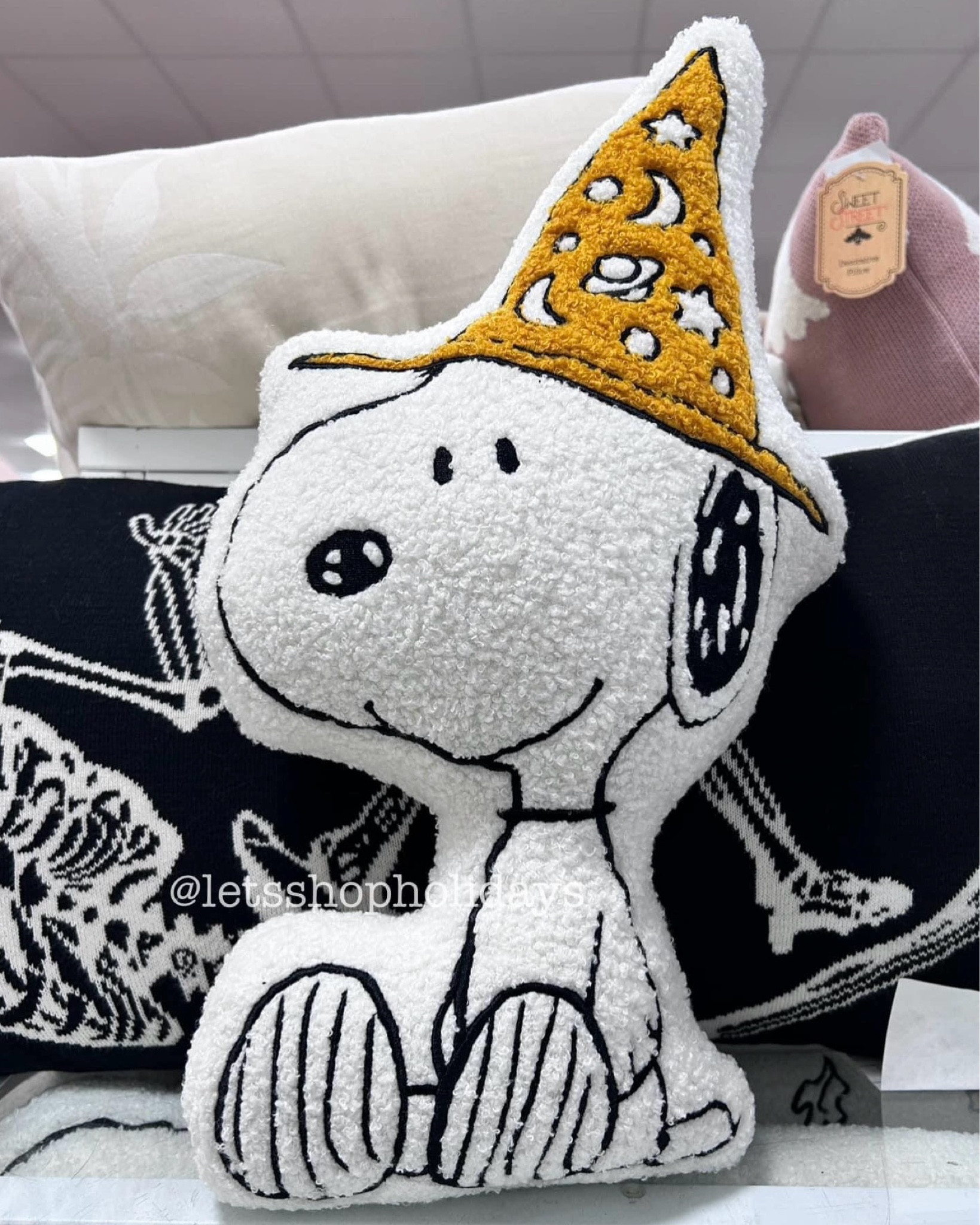 TJ Maxx ✨ Snoopy pillow, viral snoopy 

#LTKSeasonal #LTKHome