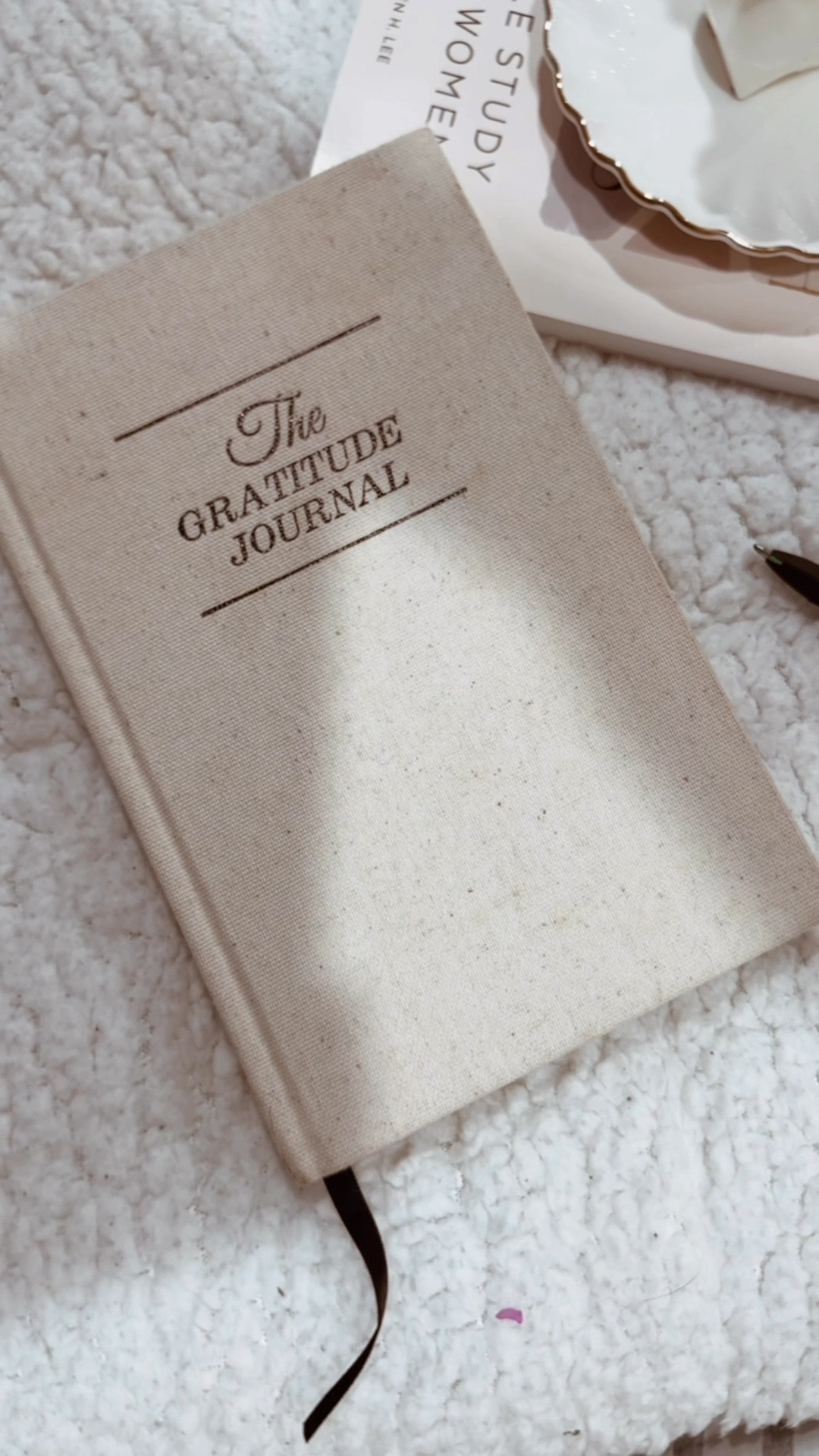This is the best tool to see the magic thru out each day. It pushes you to think of great things that happen each day and it can be as simple as “I’m grateful for my washer!, because with my washer at home, I don’t have to leave my house to wash my clothes somewhere else” It truly changes your view of the world each day aaaand under $10 ummmm yess girl, go on and get you one 🫶🏼

#LTKFitness