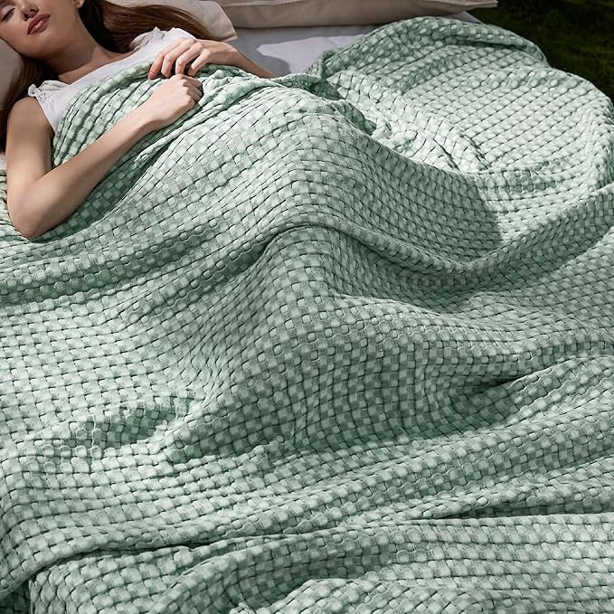 Bedsure Cooling Cotton Waffle King Size Blanket - Lightweight Breathable Blanket of Rayon Derived... | Amazon (US)