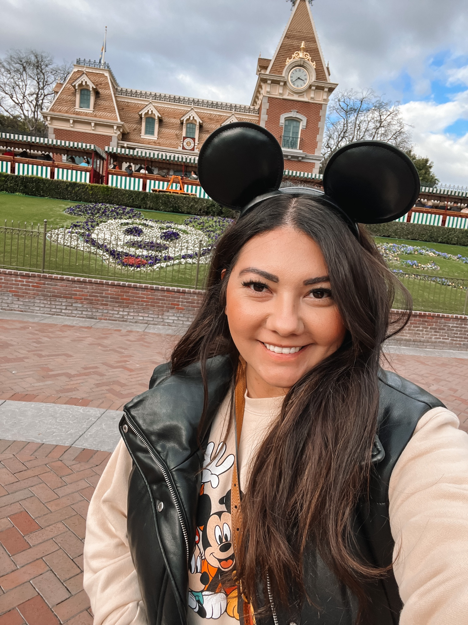 Chilly Disney day! 

Disneyland / Disney world / park day

#LTKstyletip #LTKunder100 #LTKtravel