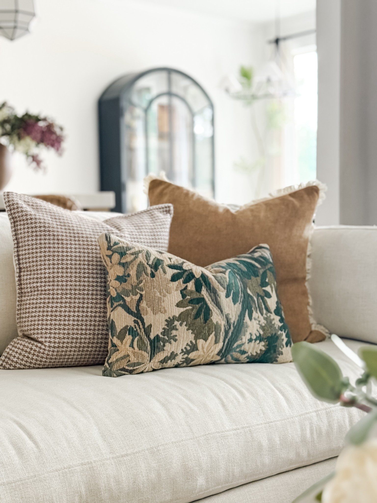 This pillow trio is everything 🤍 the mix of houndstooth + a soft solid (both Amazon) paired with this tapestry lumbar from Lulu and Georgia… instant texture + depth without overthinking it. #liketkit #ltkhome

#LTKHome