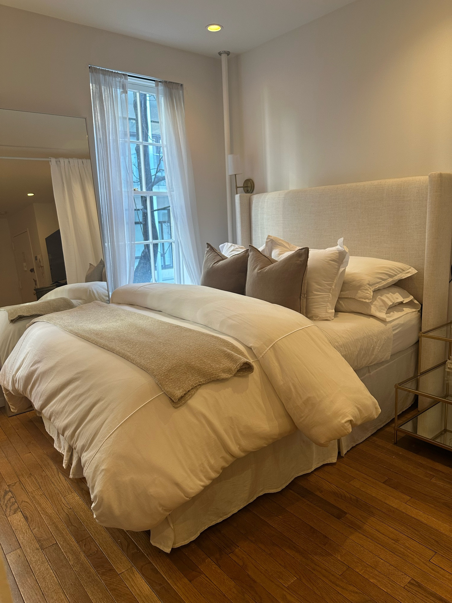 Bed frame details! 

Bed frame headboard box spring bedding details

#LTKHome