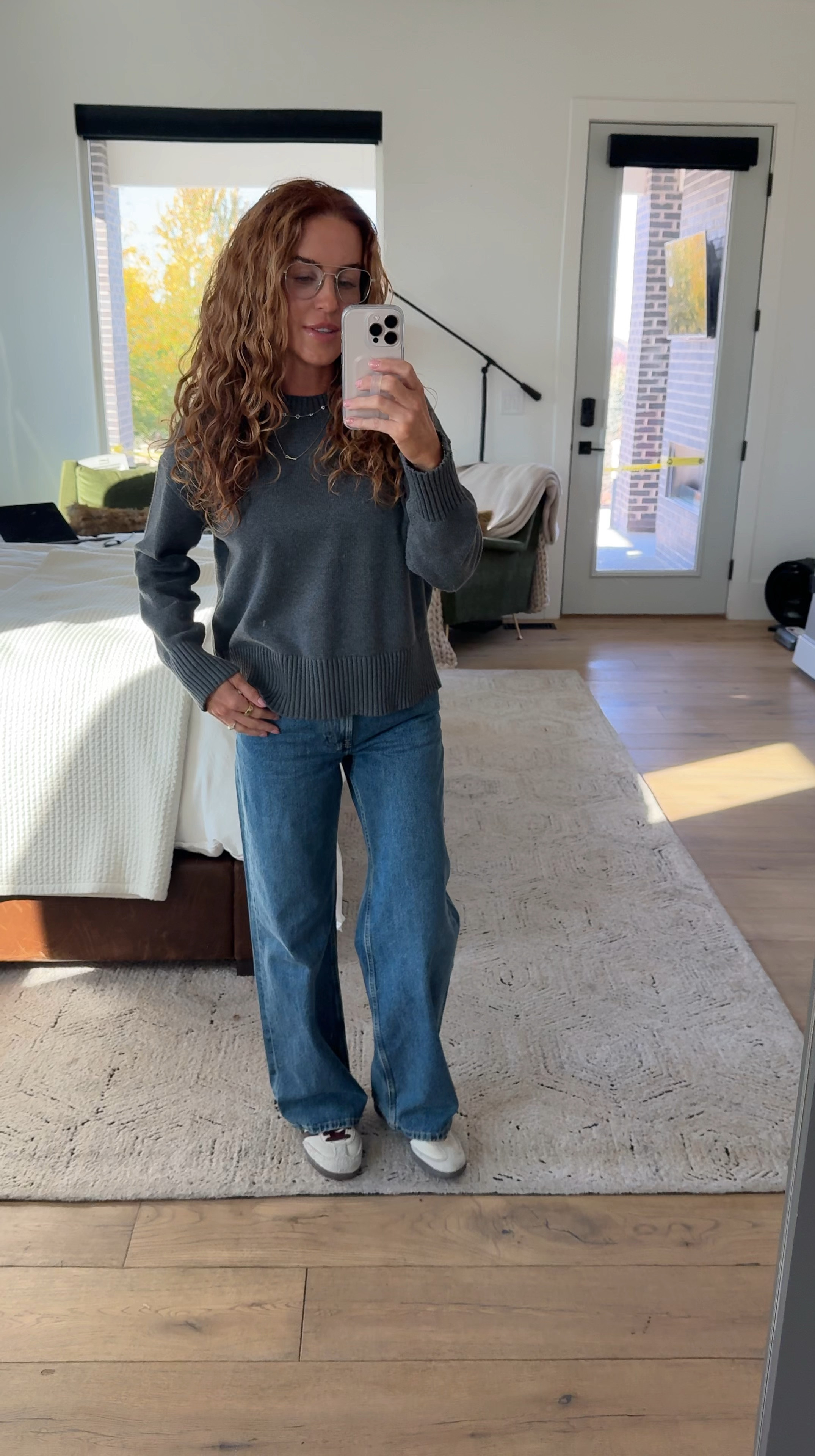 Cozy fall look. I love @everlane because their pieces are high quality + timeless. I have stuff from years ago that I still wear and have held up beautifully. Wearing a small in the sweater and my true size in the jeans. #ad #everlane @everlane 