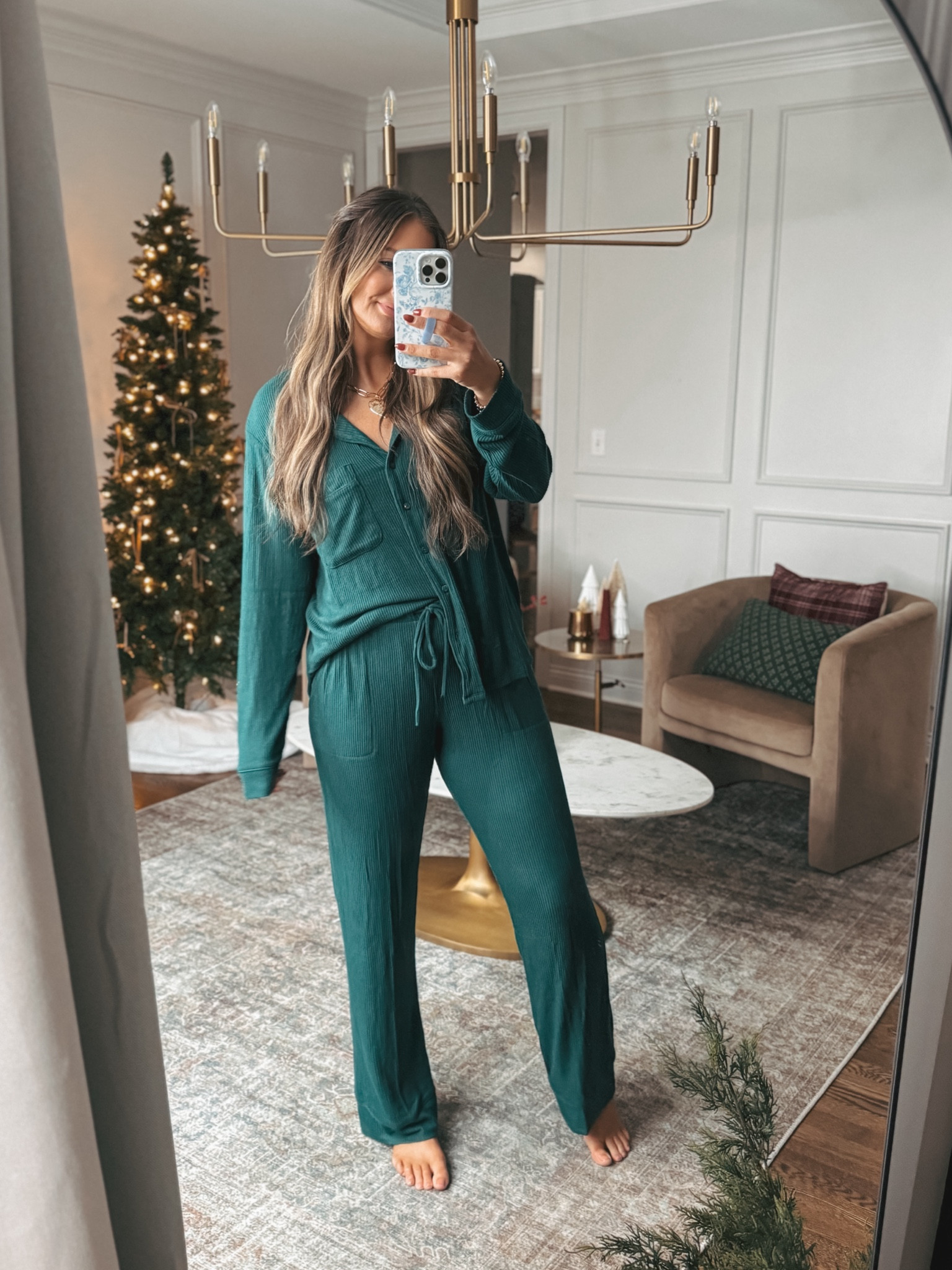 The best Target pajama set is on sale for $21!! I have it in 2 colors and size up to a large for a comfy oversized fit. These ribbed pjs are so soft and comfy they would make the perfect gift for her! 🎁 



#LTKHoliday #LTKSaleAlert #LTKGiftGuide