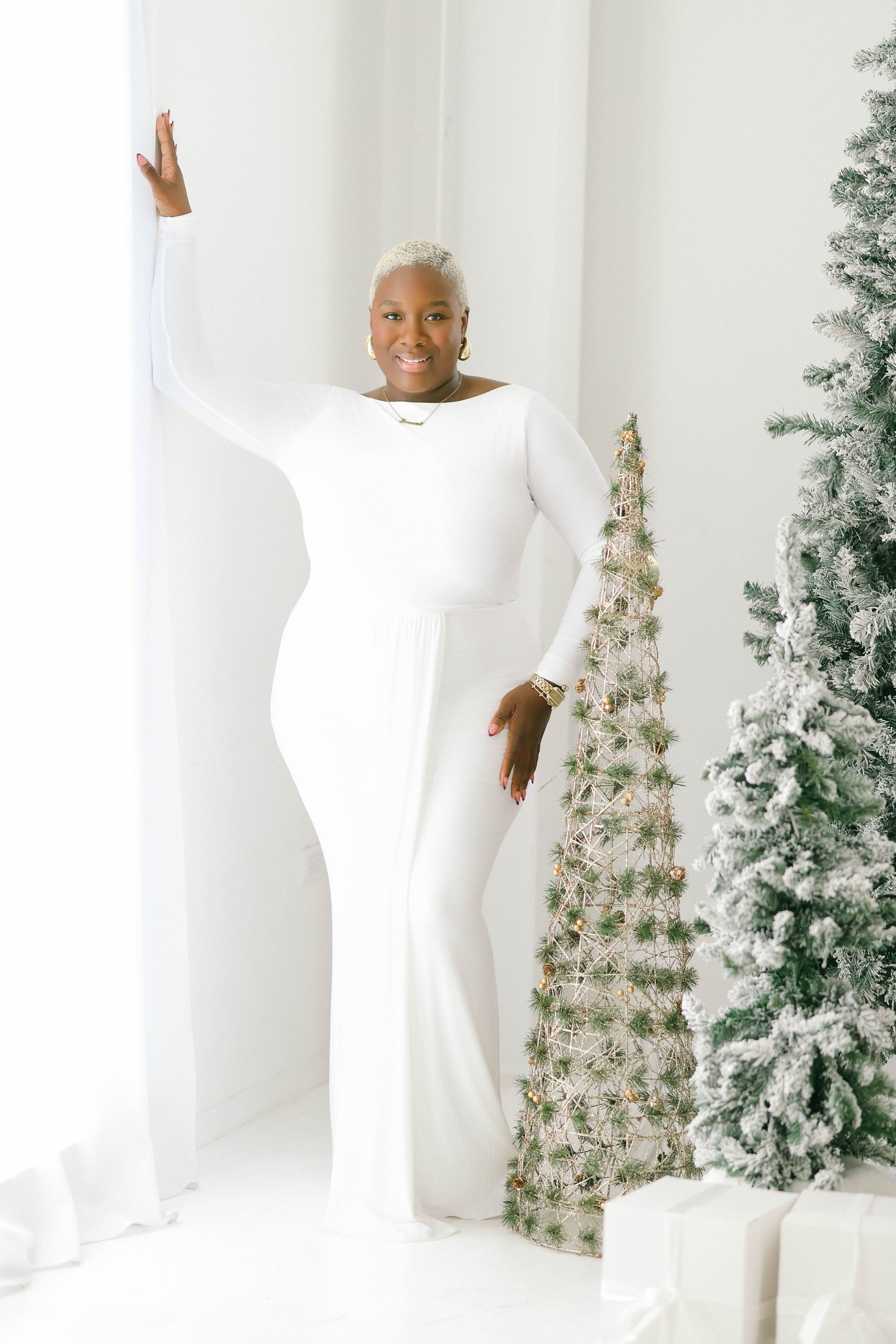  Beautiful white dress, perfect for last minute holiday photos 

 

#LTKGiftGuide #LTKHoliday #LTKootd
