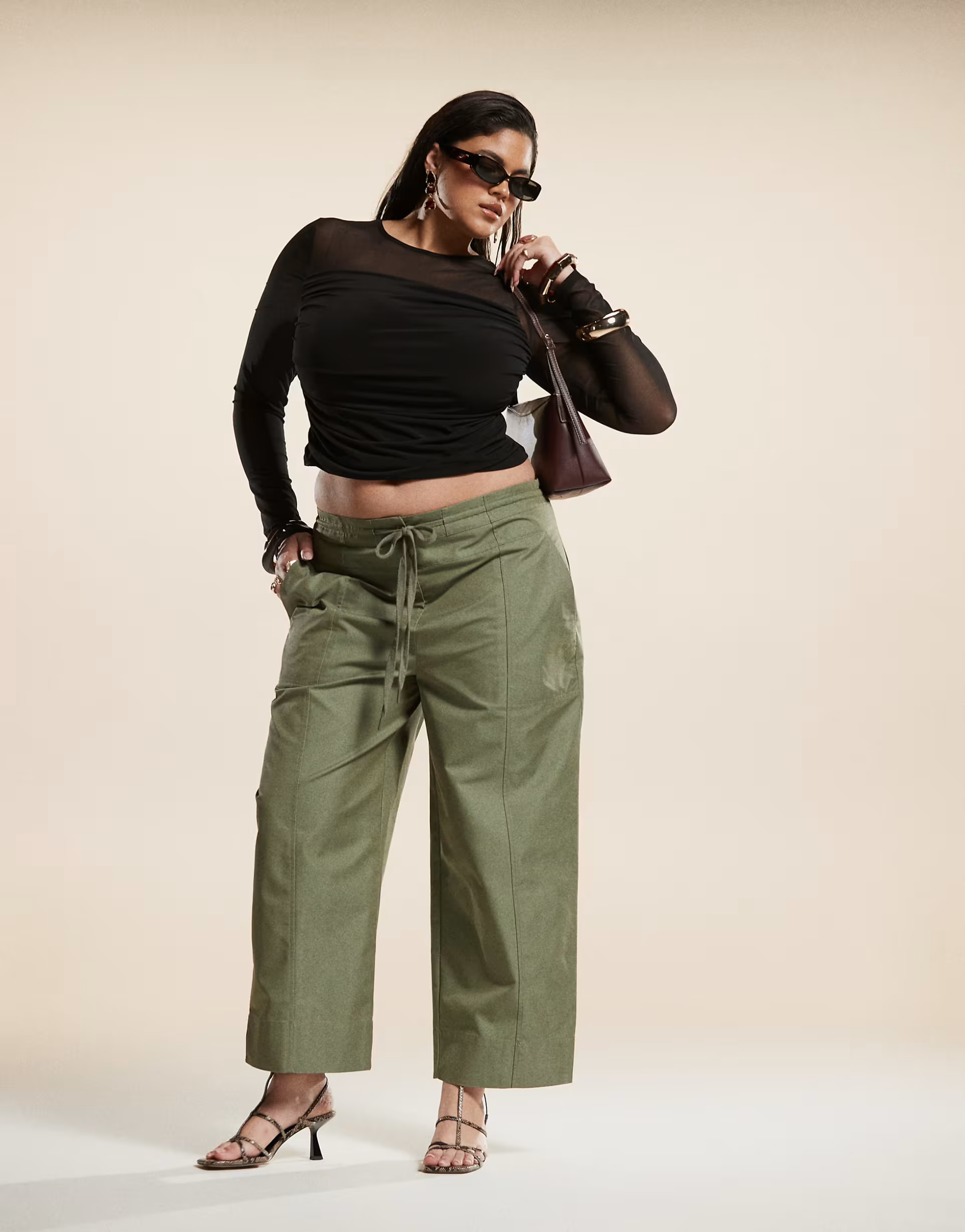 ASOS DESIGN Curve barrel trousers with seam detail in khaki | ASOS (Global)
