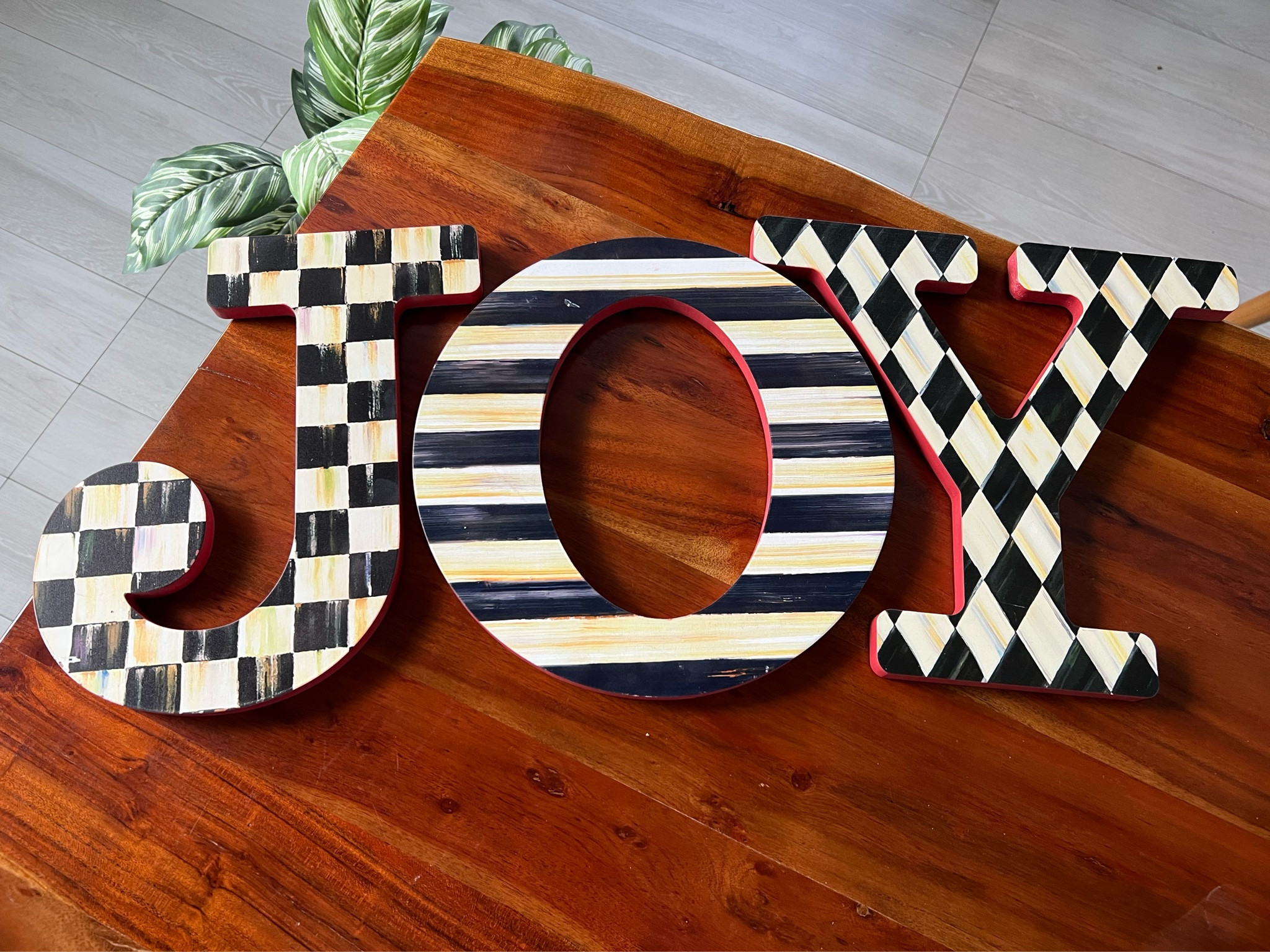 In love with my new Mackenzie Childs JOY sign for Christmas.


#LTKHoliday #LTKhome