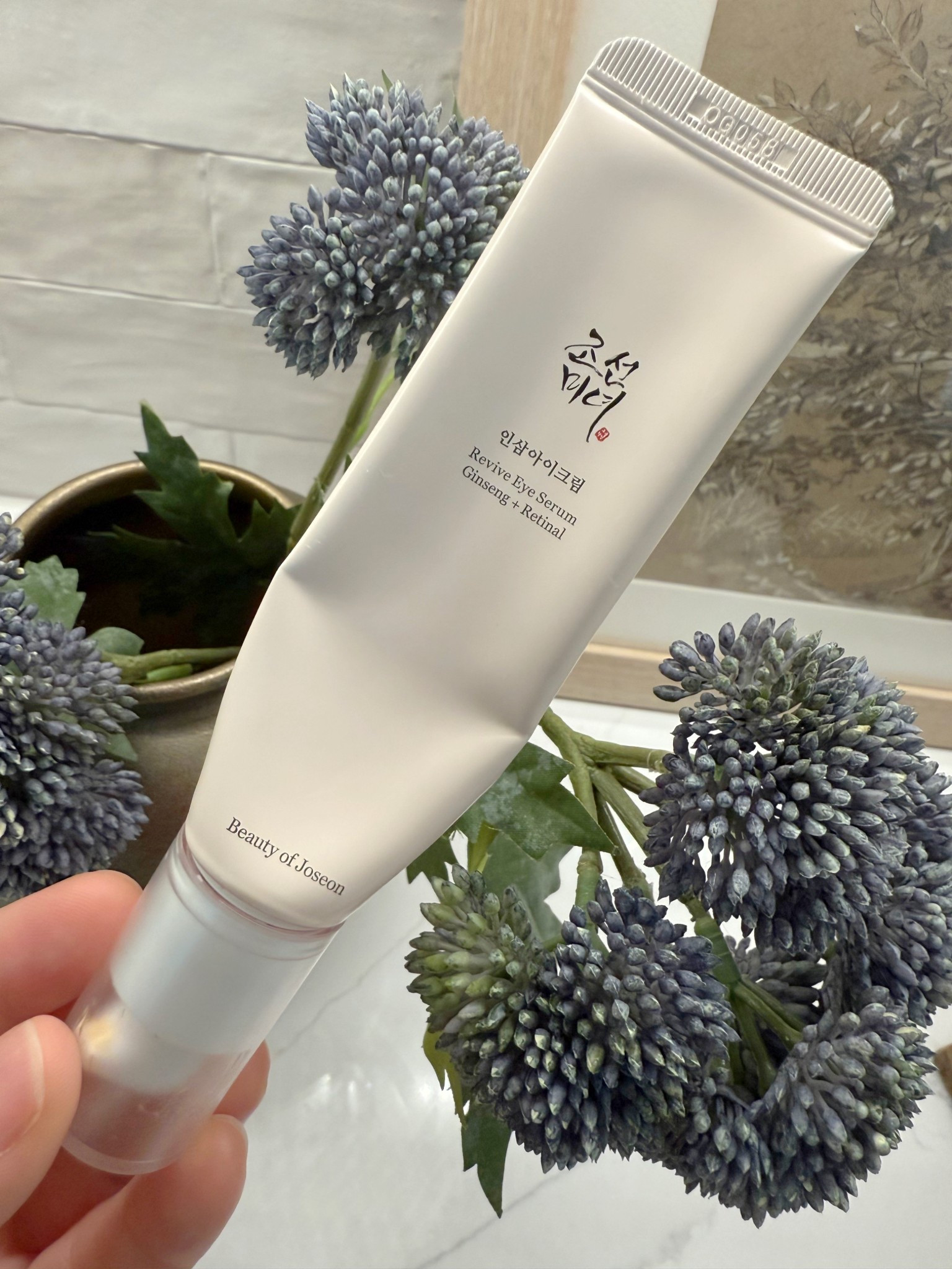 Almost time for my second bottle of my favorite eye serum! This eye serum is so good and the best part is it’s under $20!!!! 



Eye cream, eye serum, daily routine, self care, skin care 


#amazon #amazonfinds 

#LTKFindsUnder50 #LTKBeauty