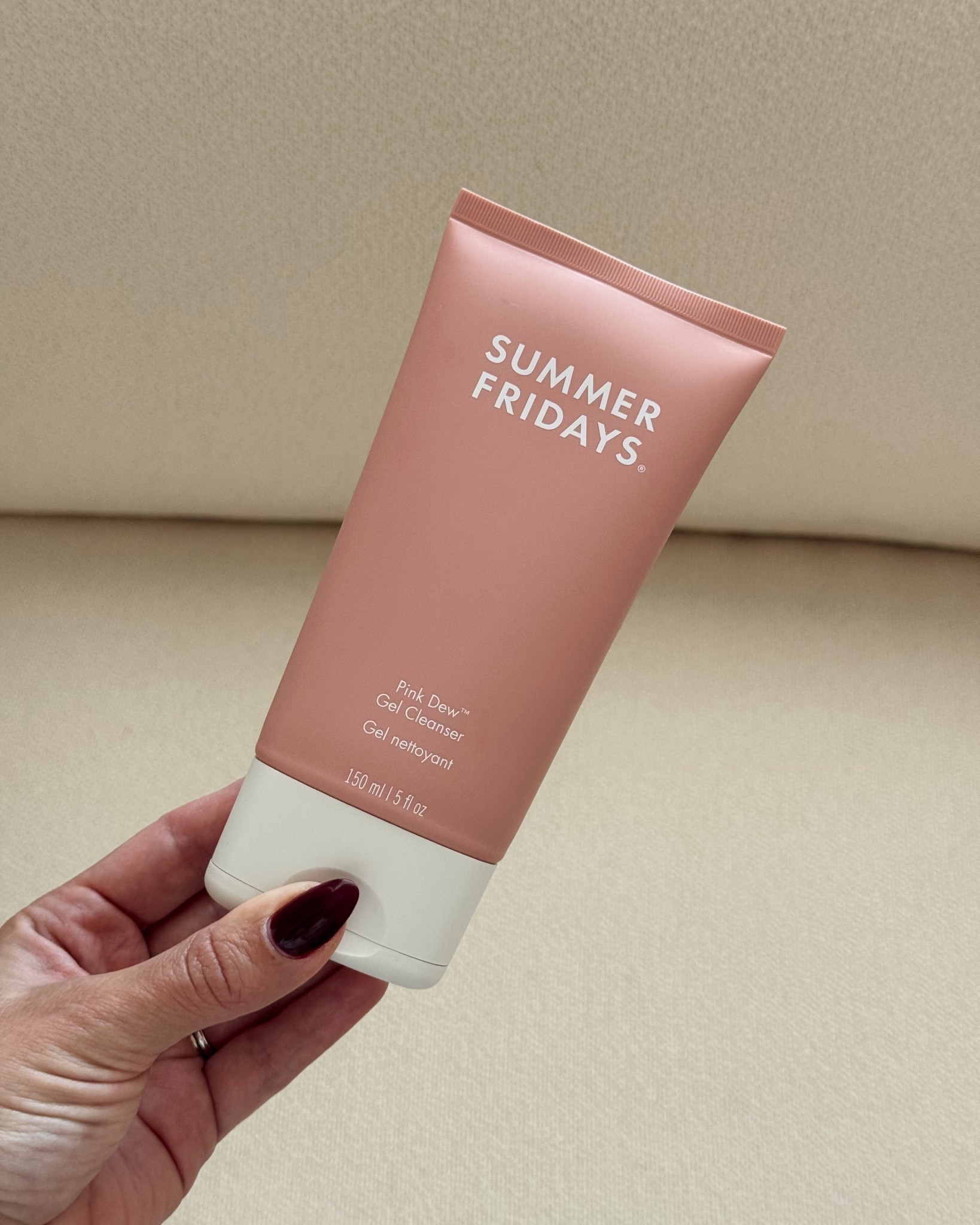 Summer Fridays pink dew gel cleanser

Love this new cleanser! Super gentle even around eyes and leaves skin so clean 

Beauty, skincare, Sephora 

#LTKselfcare #LTKBeauty #LTKmorningroutine