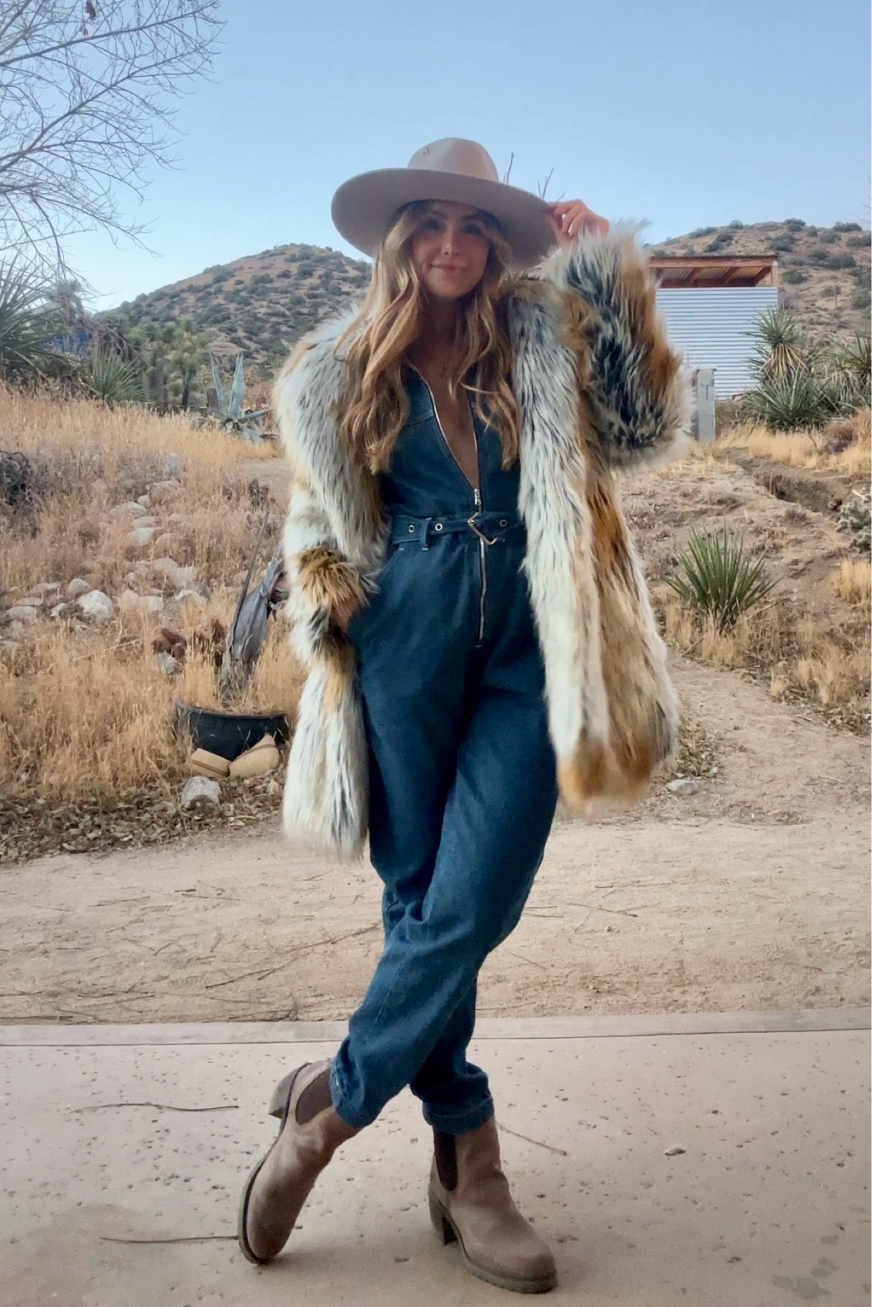 Nighttime in the desertt

#LTKSeasonal #LTKFindsUnder50 #LTKHoliday