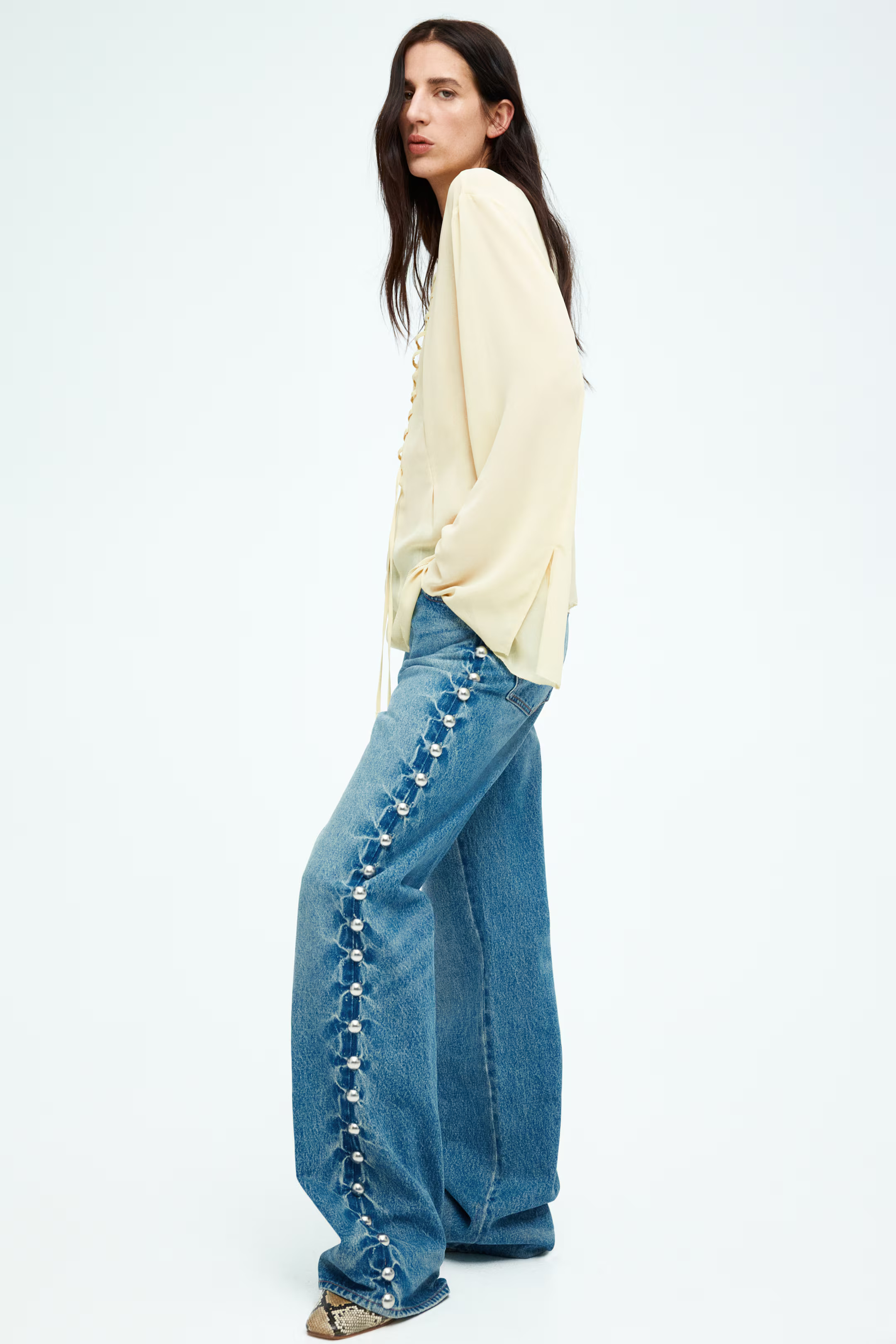 Jeans con borchie€ 79,99 | H&M (FR, IT, ES, PT, BE)