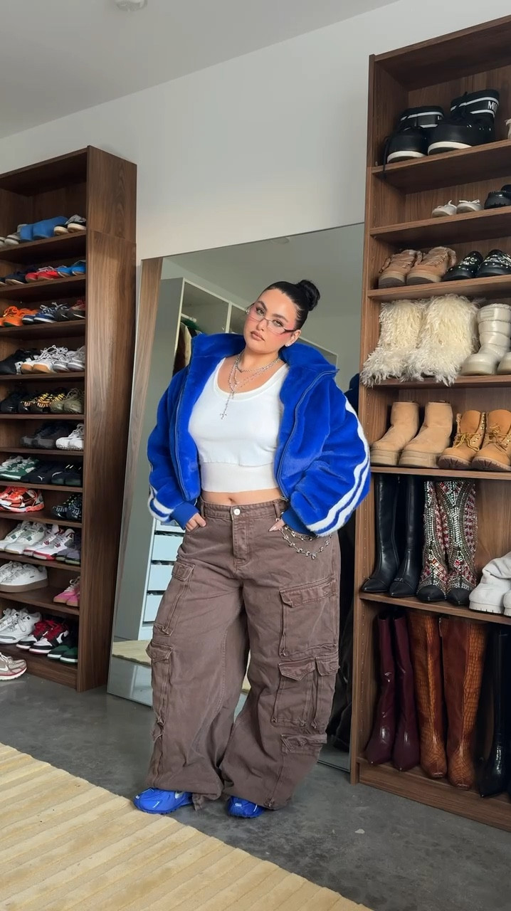 Blue 🤝🏼 brown

Streetwear, street style, cargo pants, winter outfit, sneakers 

#LTKMidsize #LTKStyleTip #LTKPlusSize