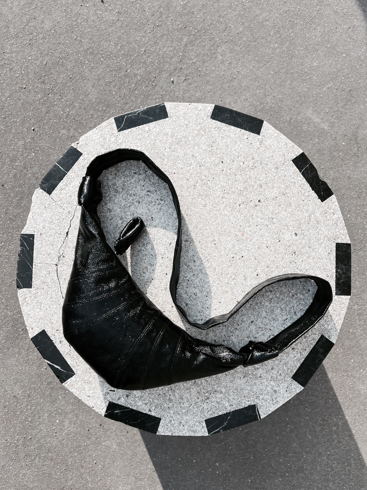 If you’re looking for a timeless and versatile everyday bag, this one could be for you. you can have it in leather but this version is actually coated canvas which is perfect when it starts raining for example. 



#LTKbag #LTKdeutschland #LTKeurope