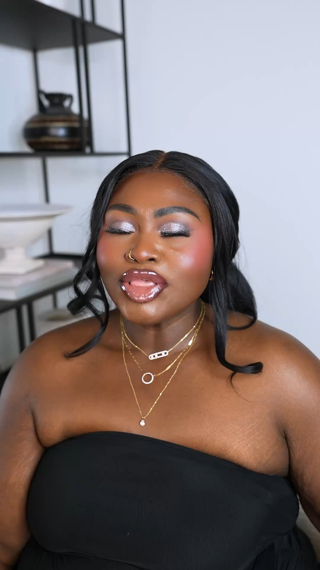 The combination of these two perfume is elite 

First fragrance is @valentino.beauty Donna born in Roma 
And second is @muglerofficial angel nova 

.
.
.
#perfume #perfumes #scentsoftheday #fragrance #fashion