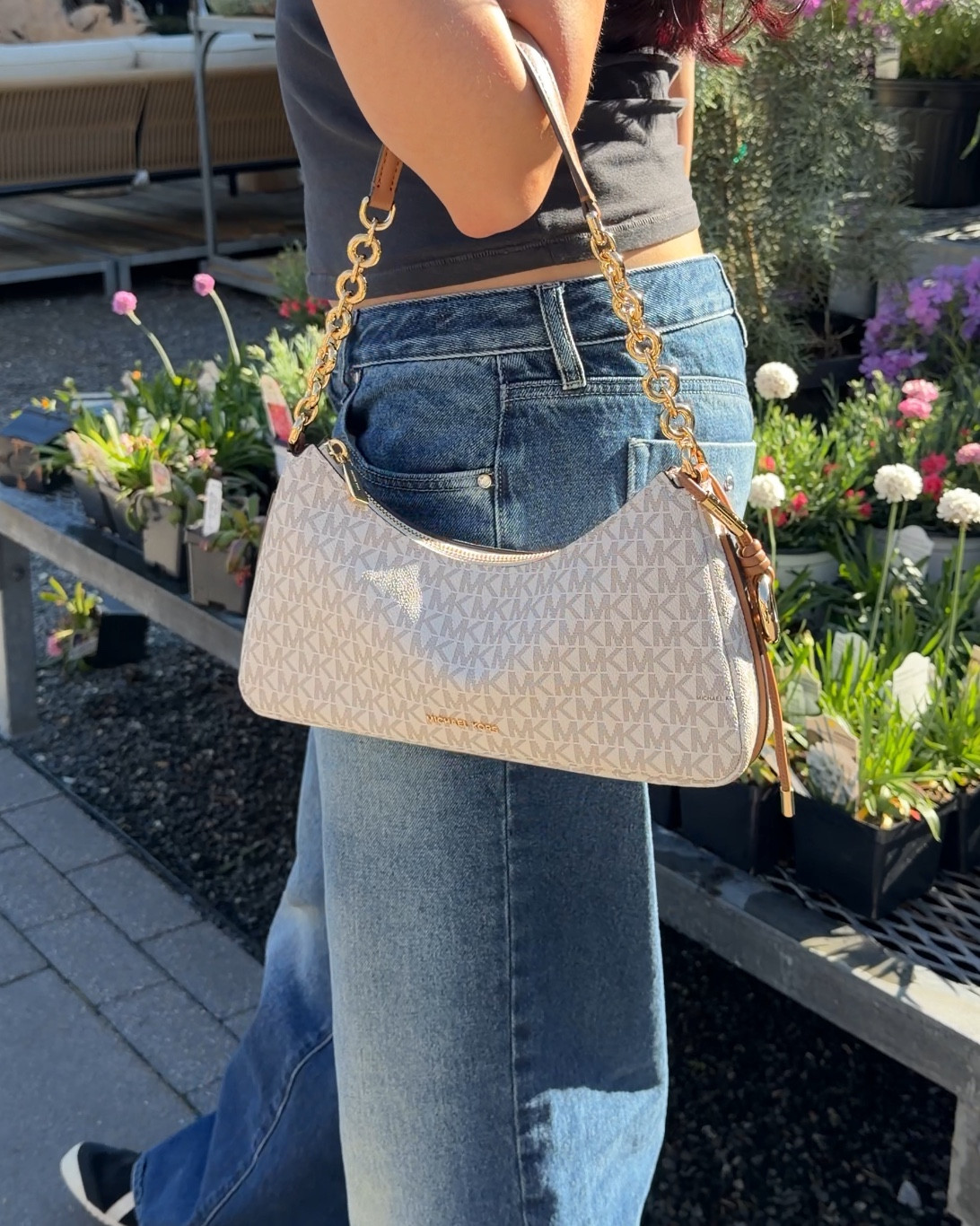 my go-to everyday wear bags from @michaelkors-us 👜✨ #MKpartner #michaelkors