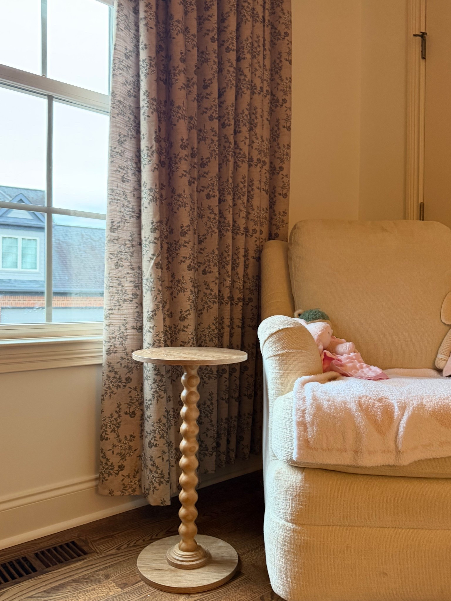 baby girl’s nursery table — it’s so perfect for this space 🥰🌸

#LTKBump #LTKHome #LTKBaby