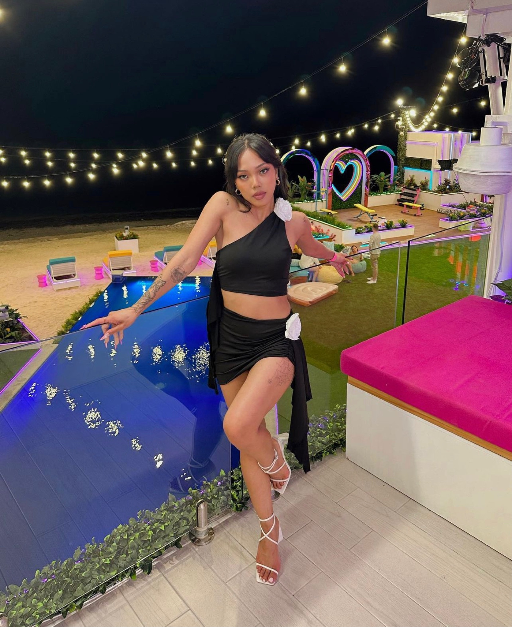 GOT A TEXT 💌The @loveislandusa finale episode is upon us!

** im more of a sustainable shopper nowadays however I still wear old clothes from brands that I no longer support. I will cont to post the exact item even if it’s from fast fashion brands bc I understand that price point is a necessity for some, however will also link a similar, more sustainable option as well **