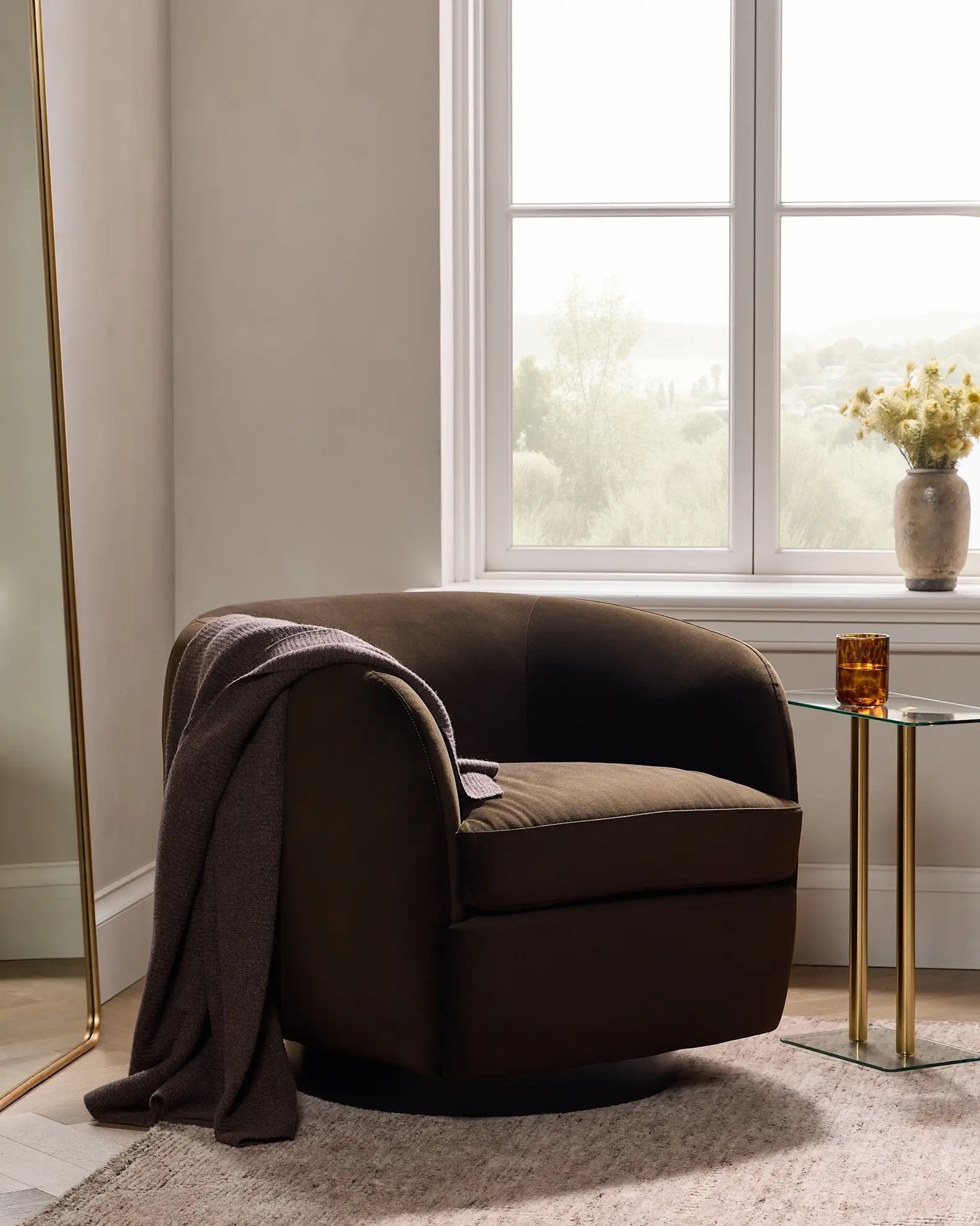 🚨 57% Off!! NEW Color! Performance Velvet Swivel Chair in Velvet Java 
Comes in 4 colors 












Arm chair, Living room, furniture, bedroom chair, entryway furniture, office chair, den chair, furniture sale, sale, new furniture, spring refresh, gift idea, wedding gift, reading nook

#LTKHome #LTKOver40 #LTKSaleAlert