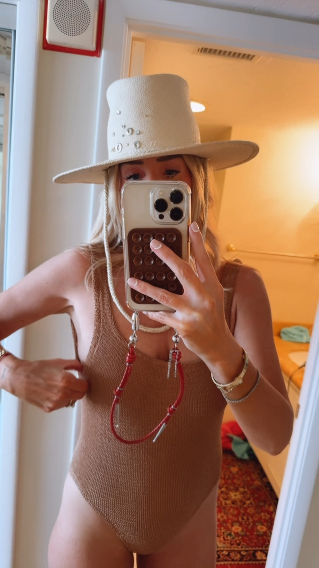 My all time favorite swimsuit! It’s a o/s fits most! So flattering, so comfortable! 10/10 recommend 💯💯💯 