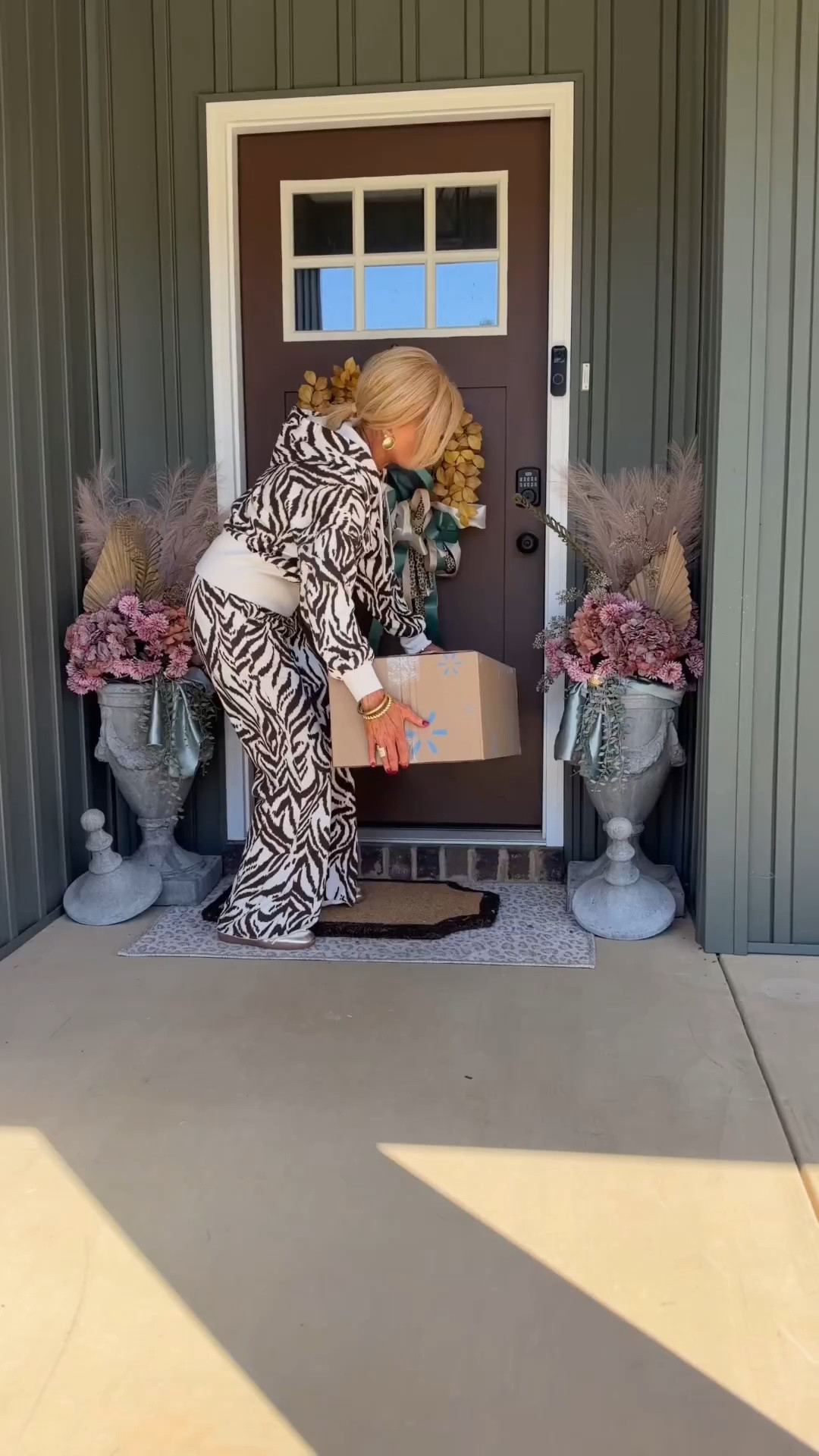 So many great finds at Walmart & giving you a sneak peek in case it sells out before I get to share.  Also I’m wearing a small in my zebra set