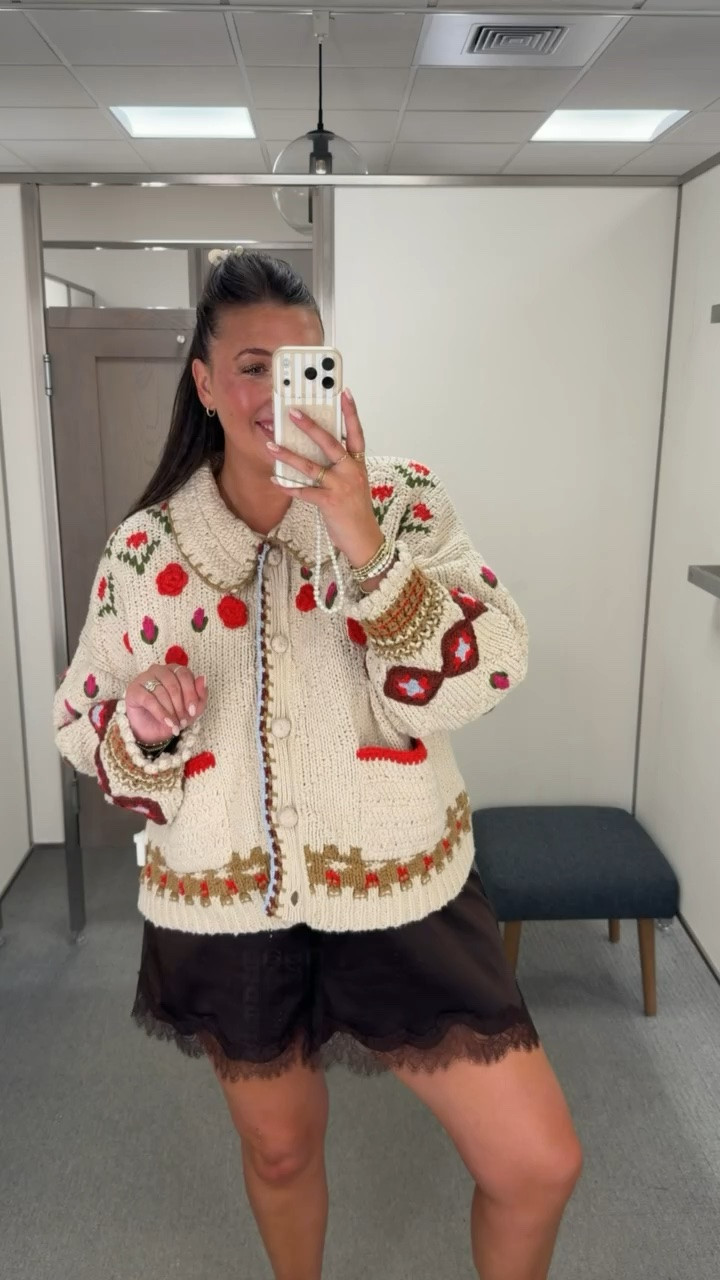The cutest cardigan for fall! This one is going to sell out quickly!

#LTKSaleAlert #LTKSeasonal