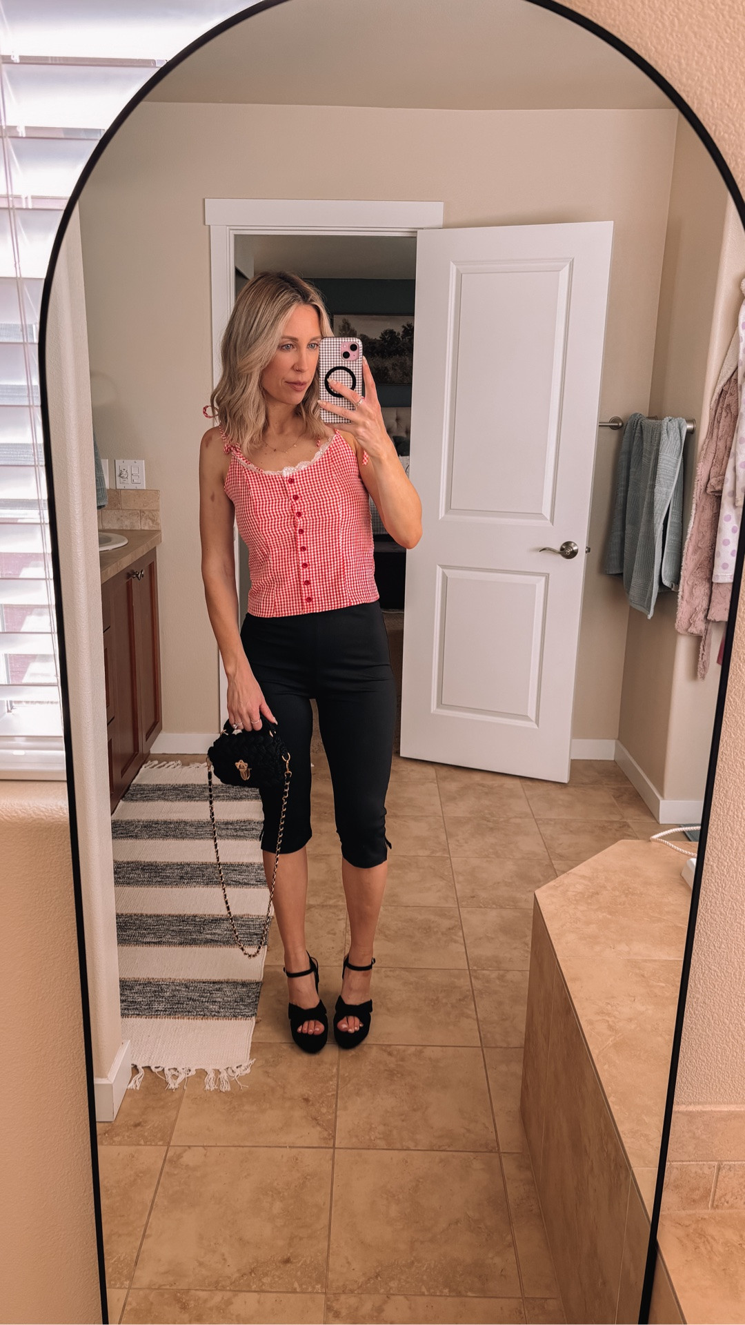 Giving the capri pants a try 🥰

#LTKootd #LTKmomlife #LTKgrwm