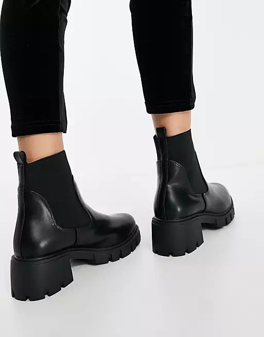 ASOS DESIGN Wide Fit Robbie chunky chelsea boots in black | ASOS (Global)