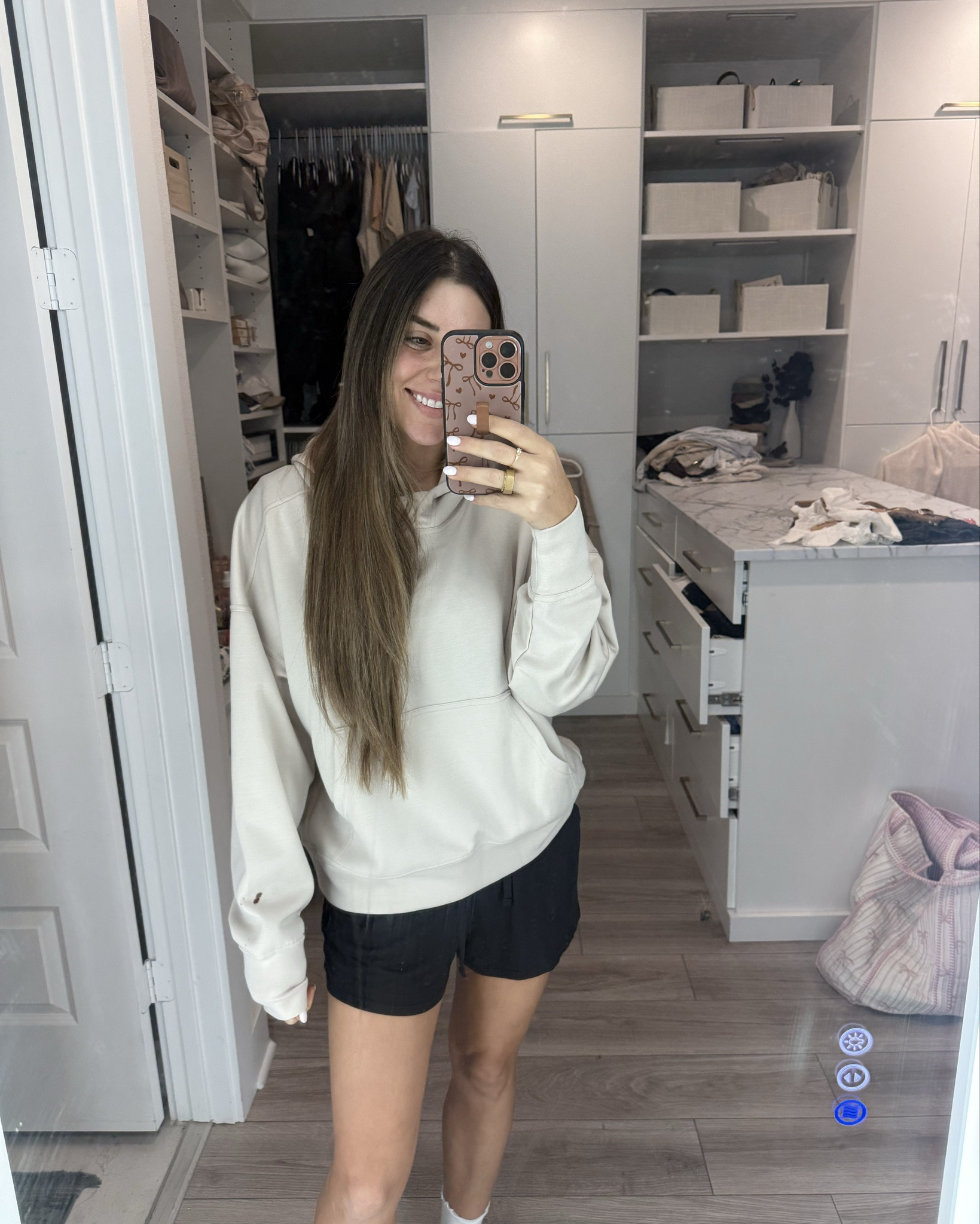 Volare is having 55% off the entire website!!! This hoodie is one of my faves & it’s less than $30!

#LTKfitnessgoals #LTKootd #LTKActive