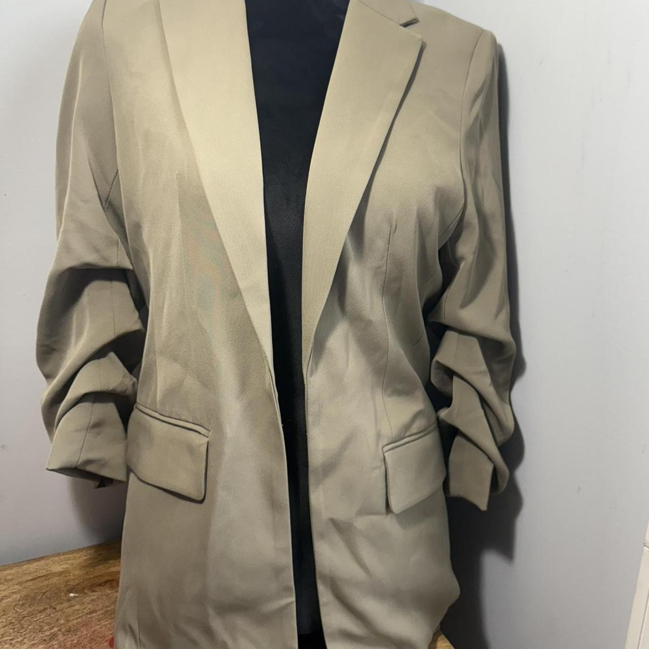 H & M Women's Blazer Jacket - Tan/Cream - XS | Depop US