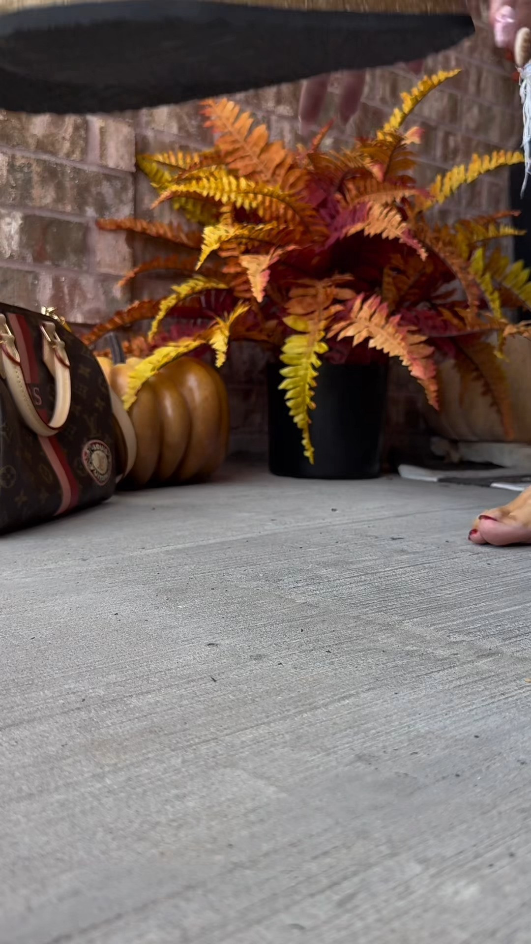 Projevg cloud clogs are soooo high quality and comfy! #projectcloud #projectcloudclogs #womensclogs #suedeclogs #ad 

 #LTKootd #LTKWorkwear #LTKTravel