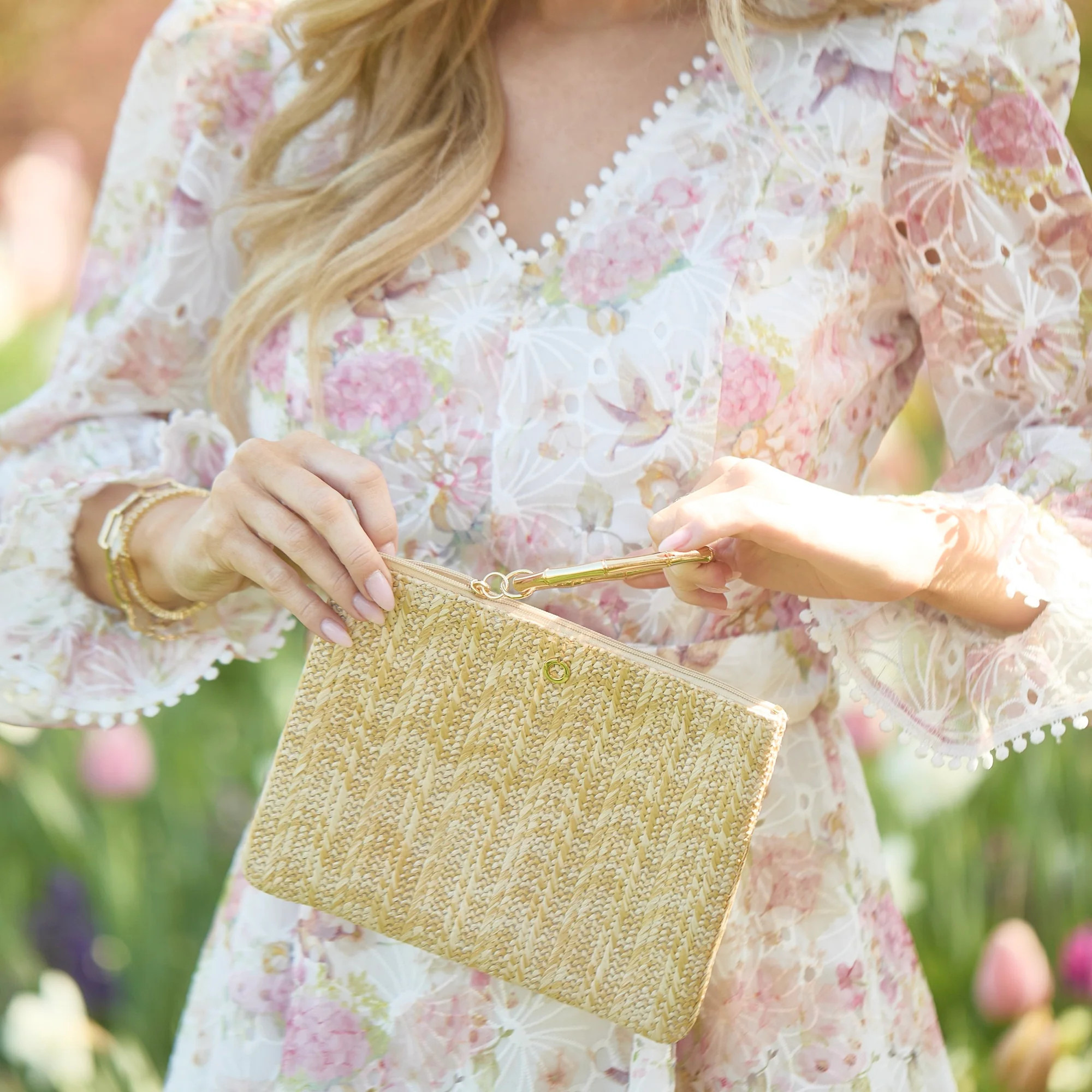 Bracelet Pouch - On the Beach Raffia Clutch Bag | Oventure