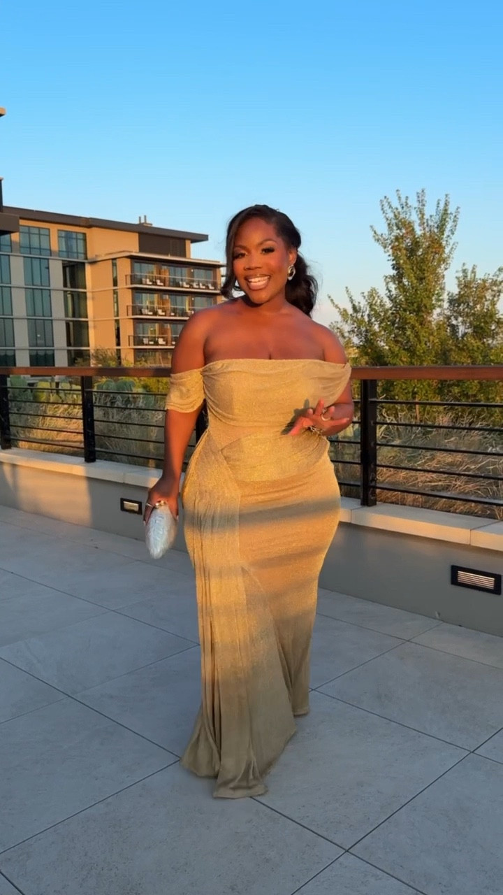 Outfit of the night for the LTKCON Finale + Awards Ceremony ✨

So honored to have been nominated in the Style All-Star category amongst so many peers that I love and admire!

Loved this dress that was the perfect fit for the occasion. Wearing it in a size XL.


And my scent of the night from Brown Sugar Babe continuously got me compliments all night! Love their perfume oils that smell amazing and are super potent and long-wearing. 

#LTKMidsize #LTKPlusSize #LTKCon