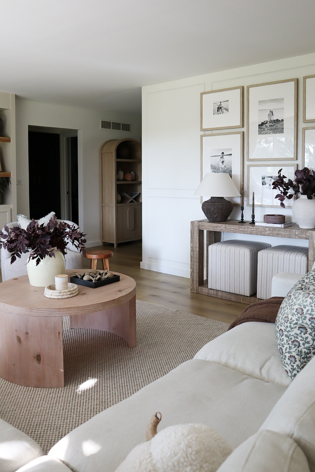 Living room fall inspo


#LTKStyleTip #LTKSeasonal #LTKHome