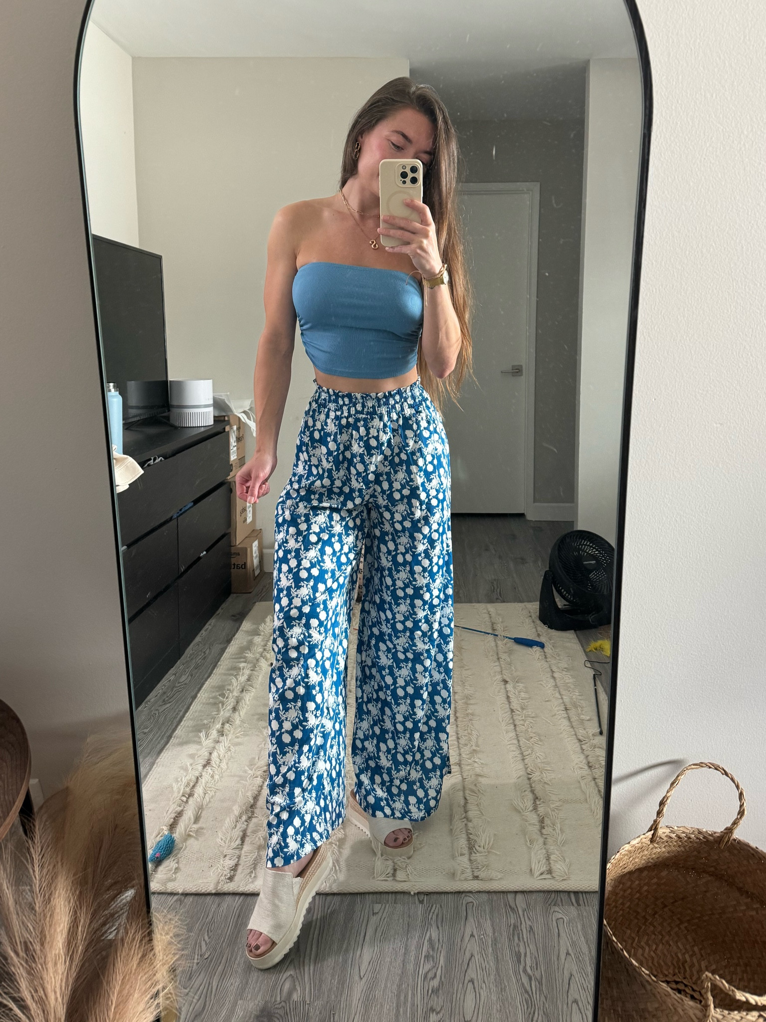 Day trip up to Ventura, CA to have a picnic and hunt for vinyls in this adorable floral printed pant and crop top set from Cider.

I’m wearing a size small (US 4). The pants are flowy and oh so comfortable. I peaked then with TOMS Diana mules in the morning and changed into my Arizona Birkenstocks in the afternoon. Paired with gold jewelry and my Memphis 301 sunglasses from TOMS. 

#LTKStyleTip #LTKSeasonal #LTKFindsUnder50