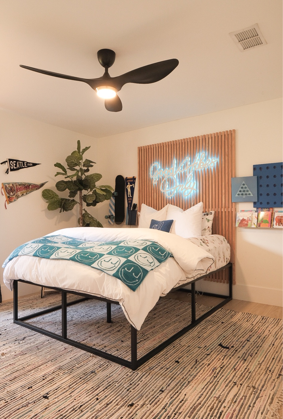 Linking similar neon signs- this one is a DIY! 
#homesweetjones 


#LTKunder100 #LTKhome #LTKunder50