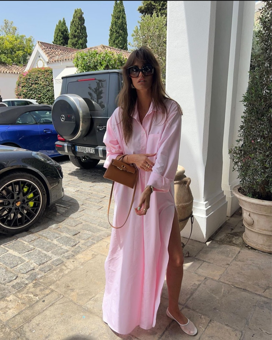 This Barbie loves pink 🎀

longue robe chemise rose, longue robe en coton rose pâle, robe chemise tendance, robe ample d’été 

#LTKstyletip #LTKSeasonal